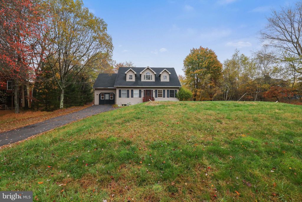 Photo of 306 Cedar Drive, LONG POND, PA 18334 (MLS # PAMR2005688)