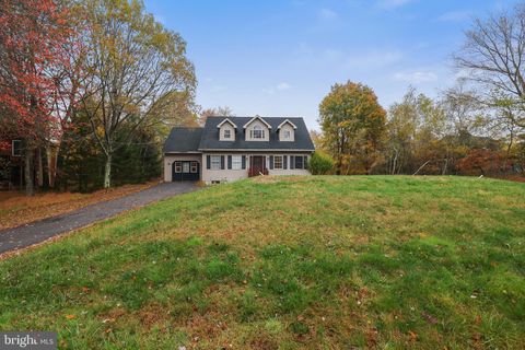 306 CEDAR DRIVE LONG POND PA 18334
