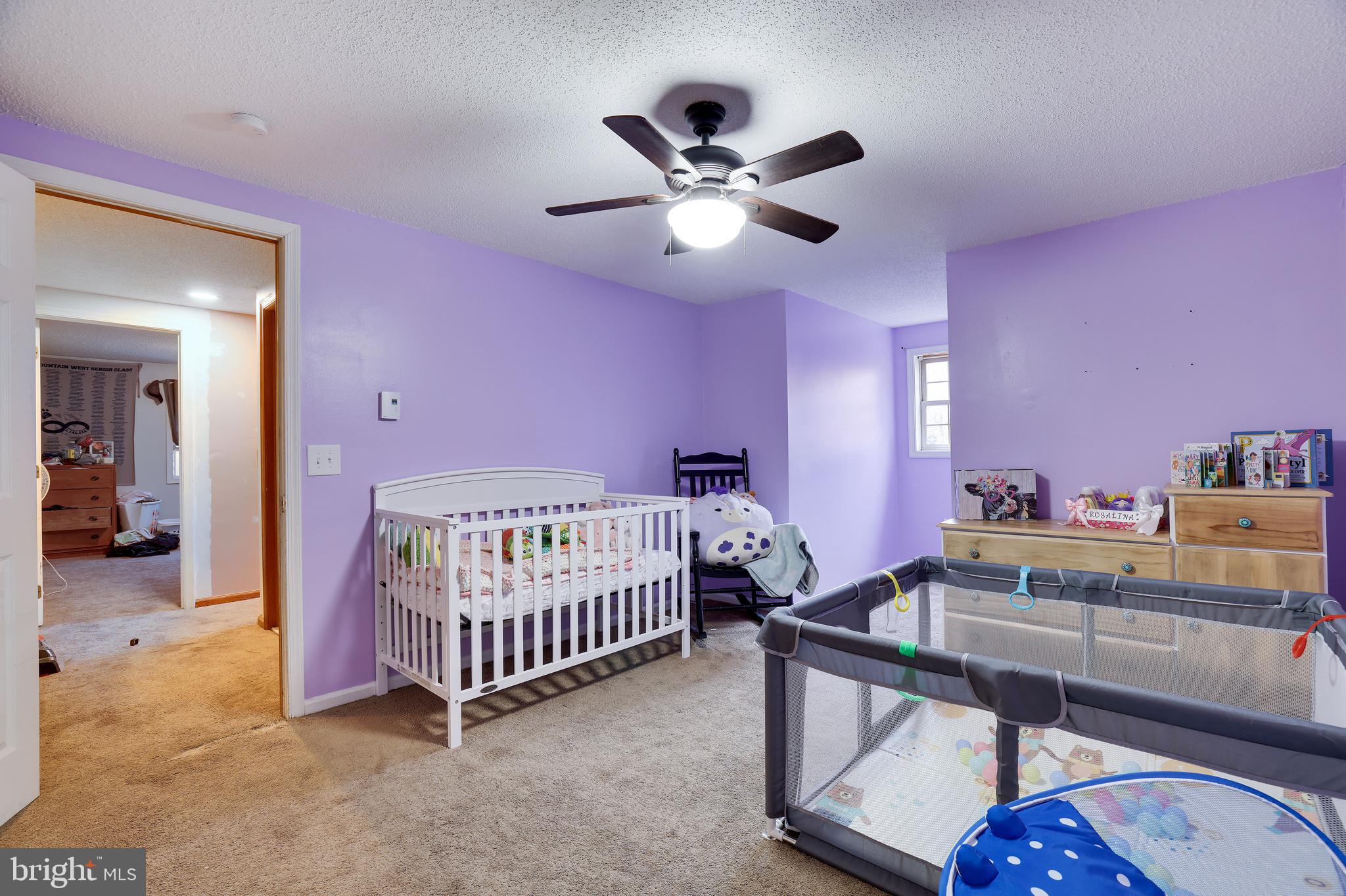 EMERALD LAKES - Residential