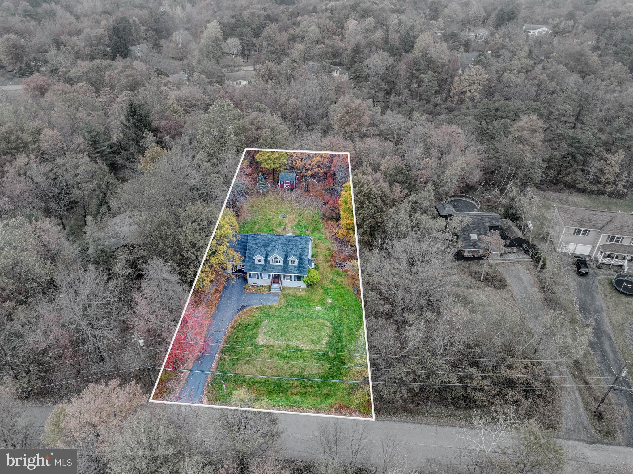 EMERALD LAKES - Residential