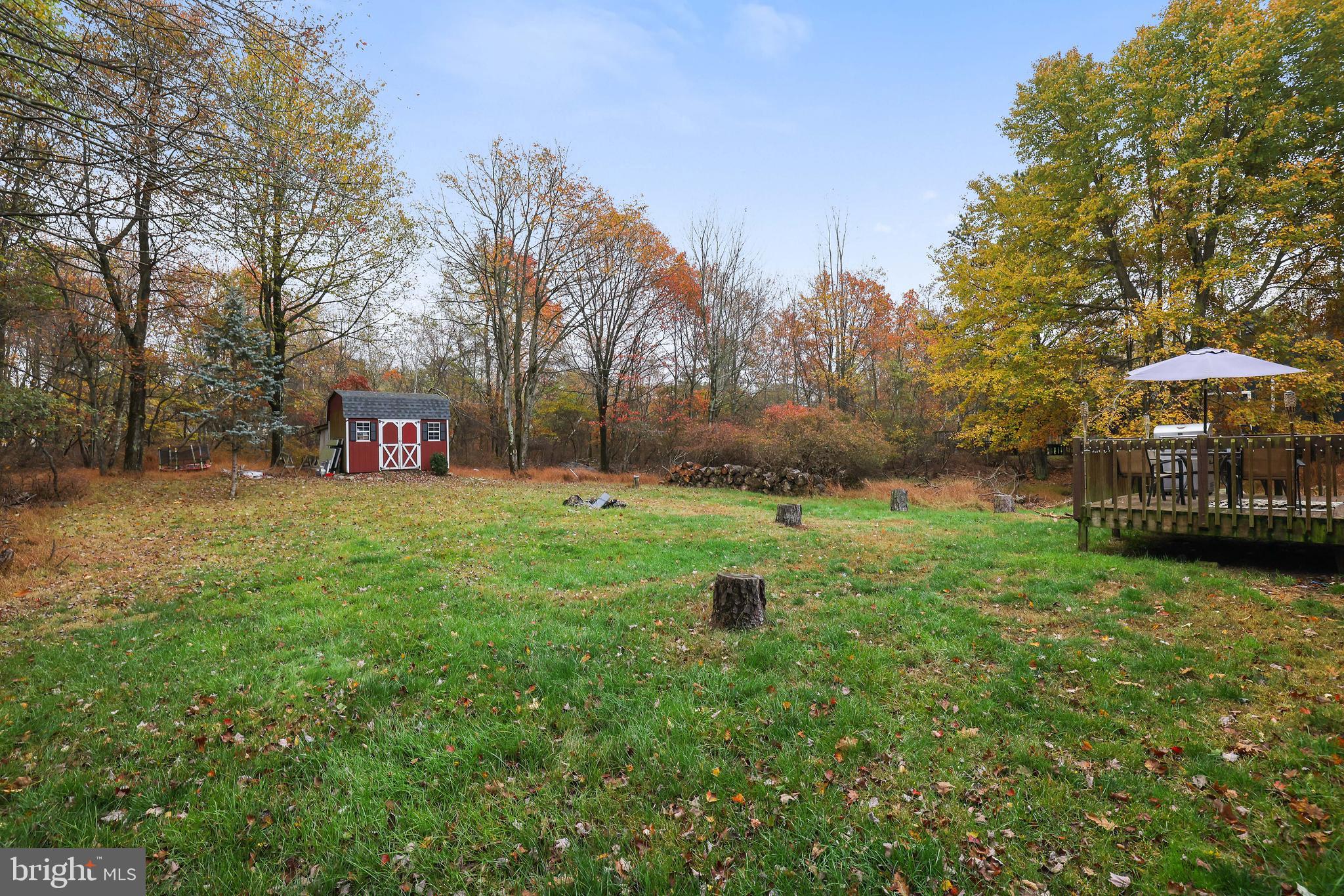 EMERALD LAKES - Residential