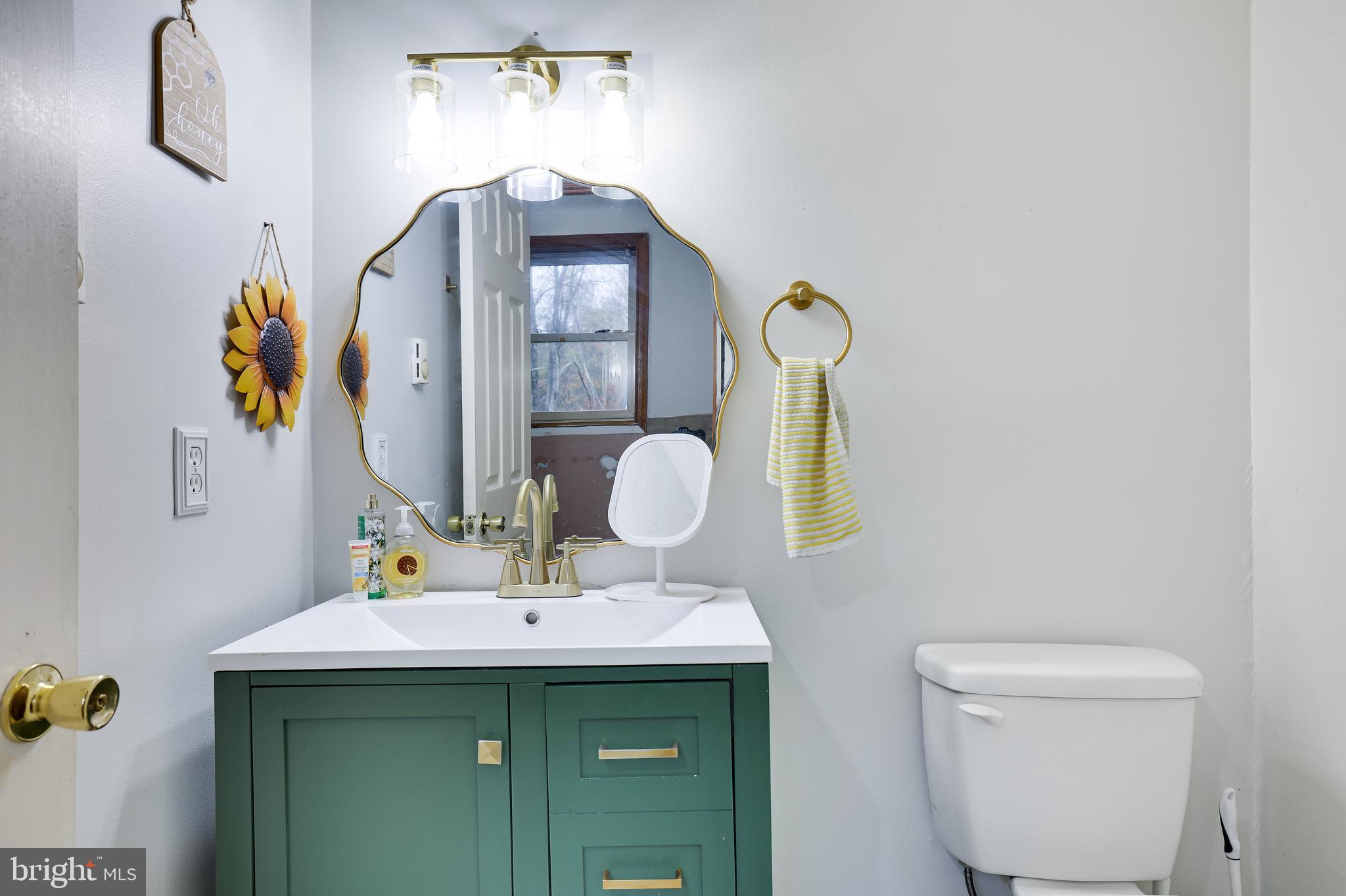 EMERALD LAKES - Residential