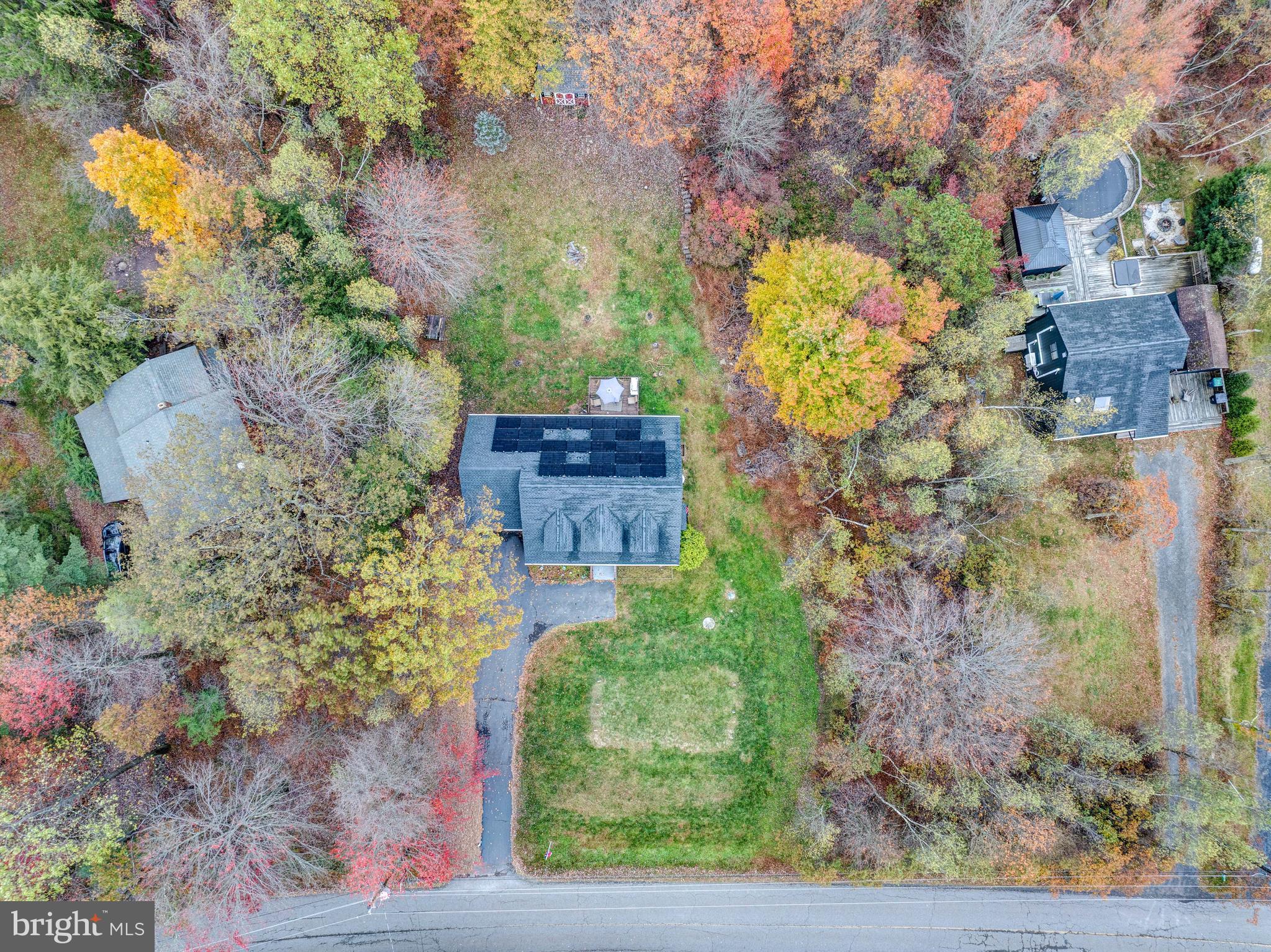 EMERALD LAKES - Residential