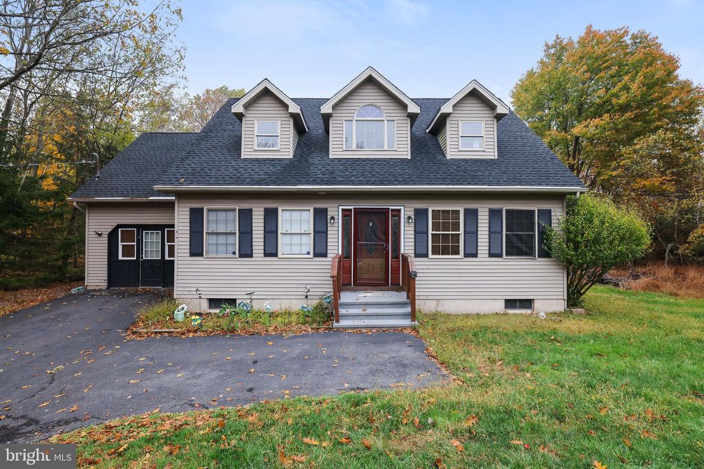 Photo of 306 Cedar Drive, LONG POND, PA 18334 (MLS # PAMR2005688)