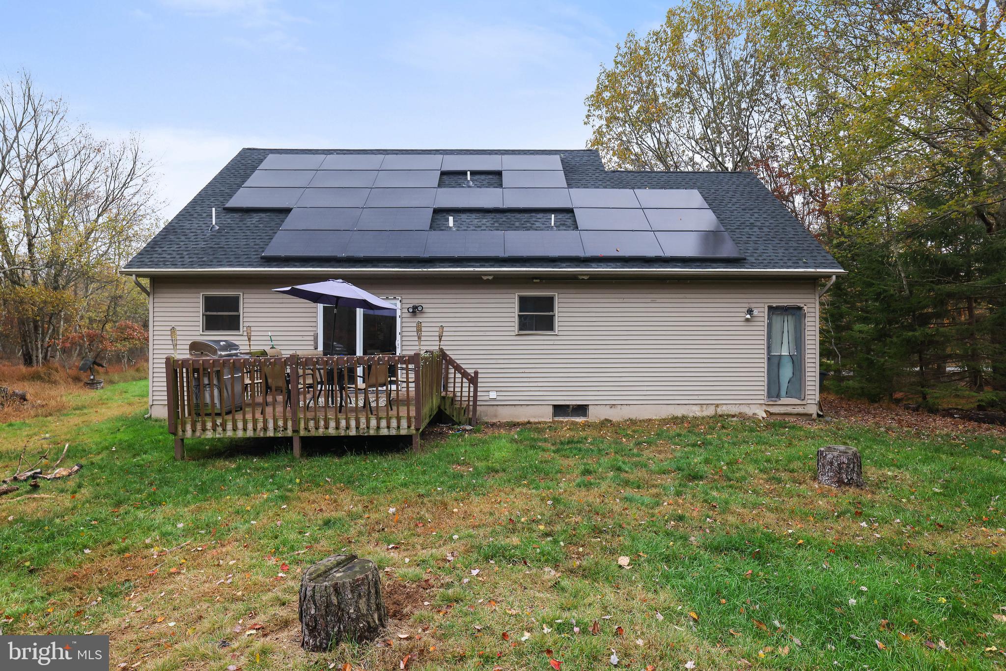 EMERALD LAKES - Residential