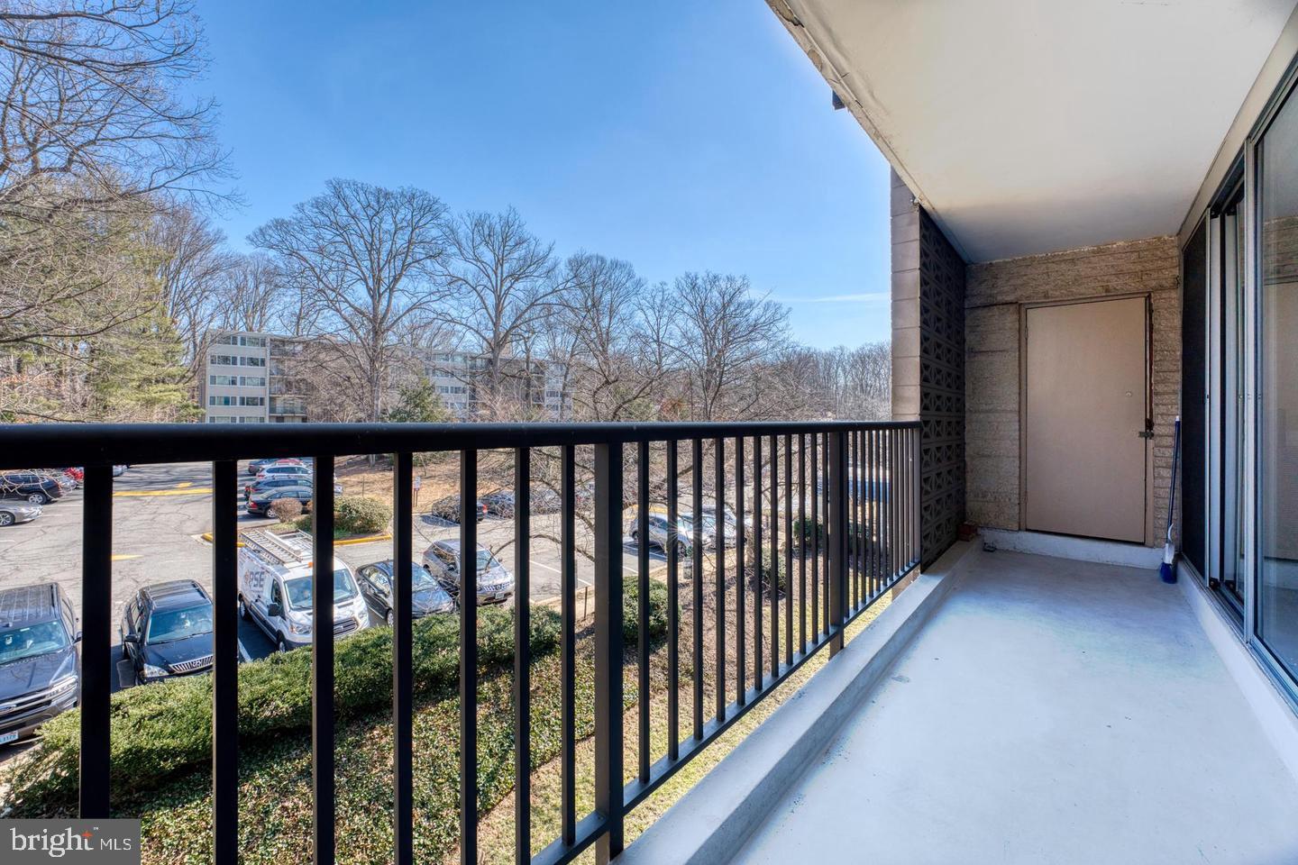 BRIARWOOD COURT - Residential Lease