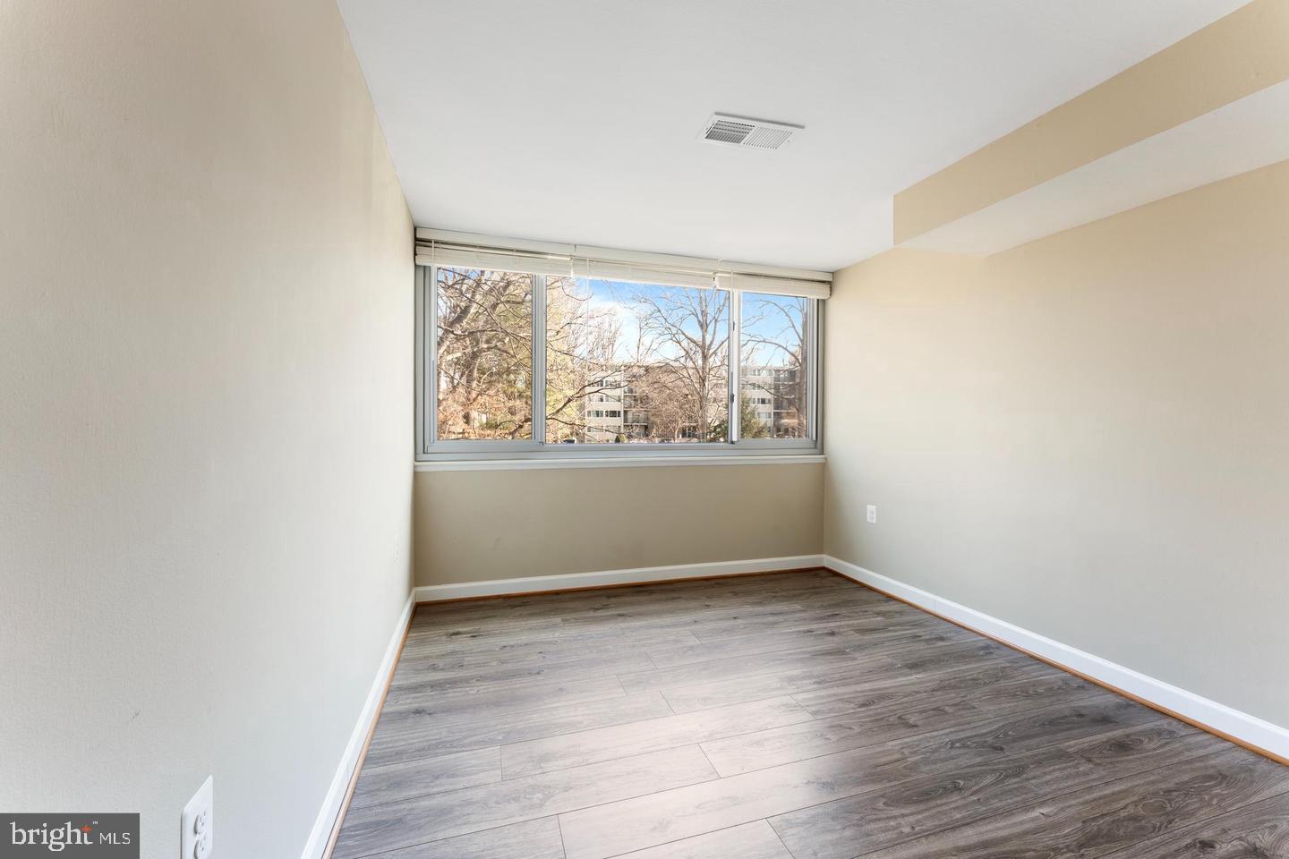 BRIARWOOD COURT - Residential Lease