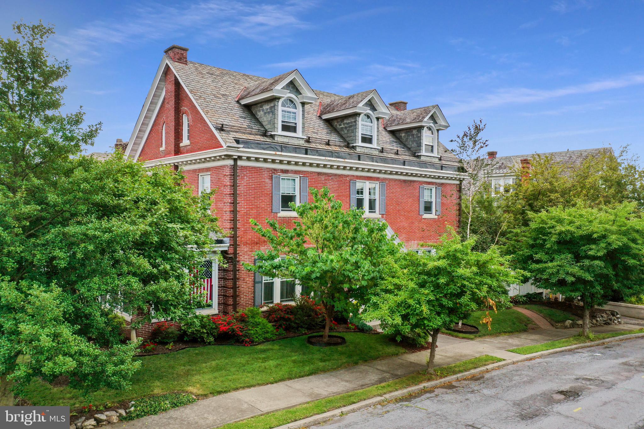 WEST SIDE - Residential