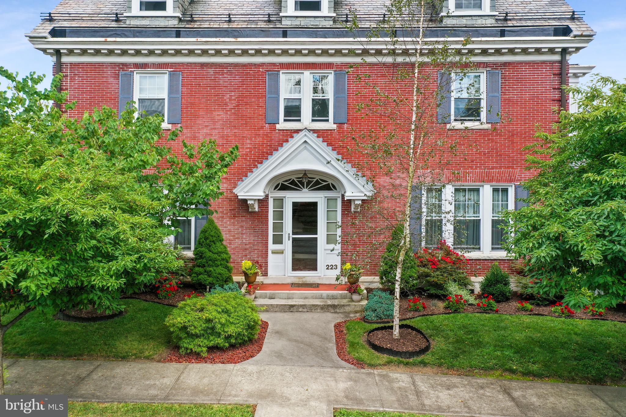 WEST SIDE - Residential