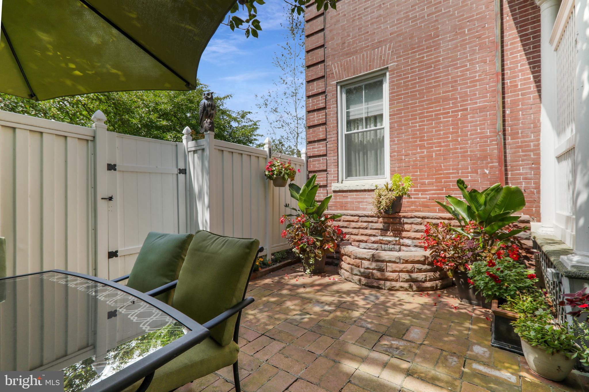 WEST SIDE - Residential