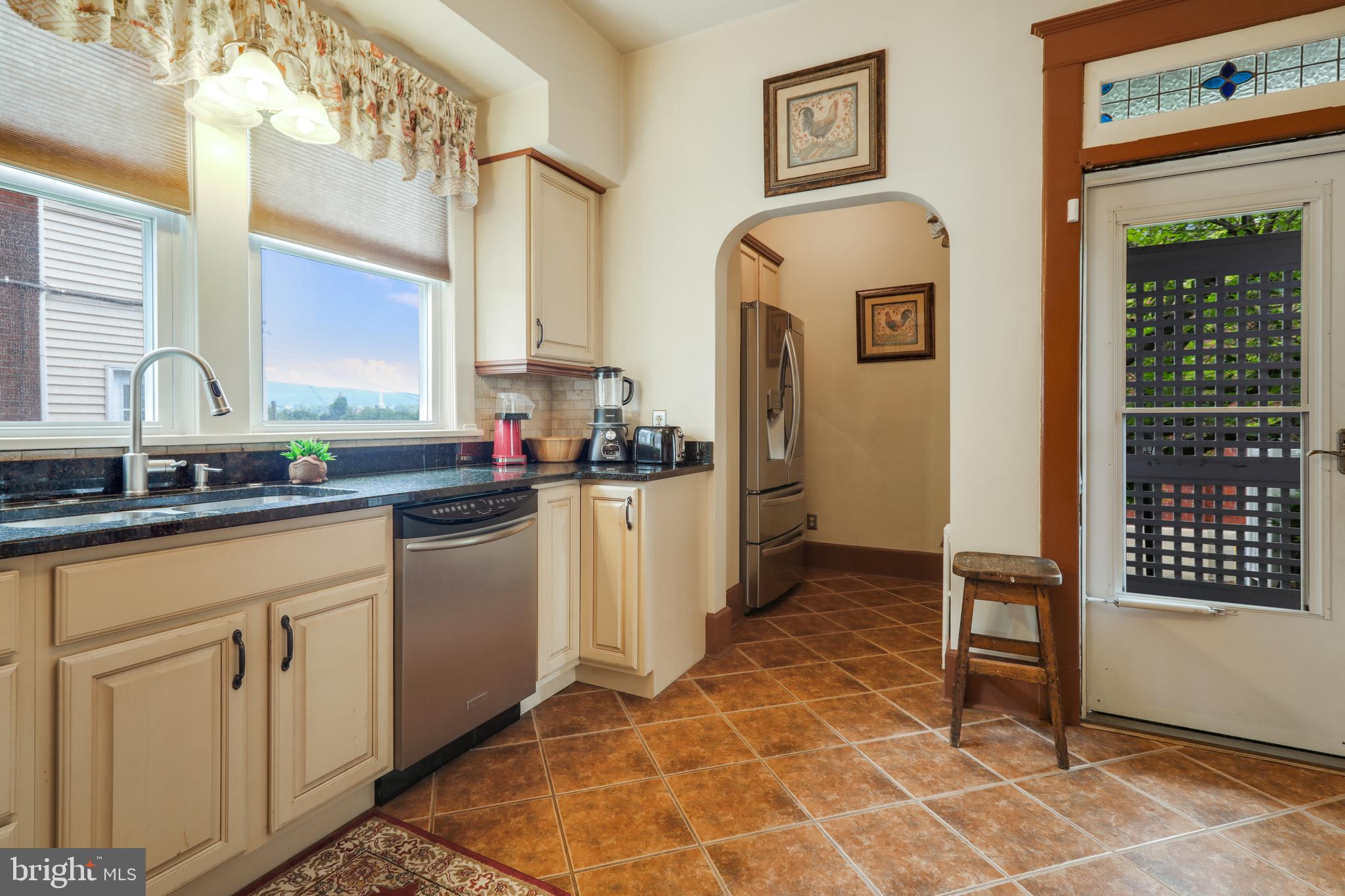 WEST SIDE - Residential