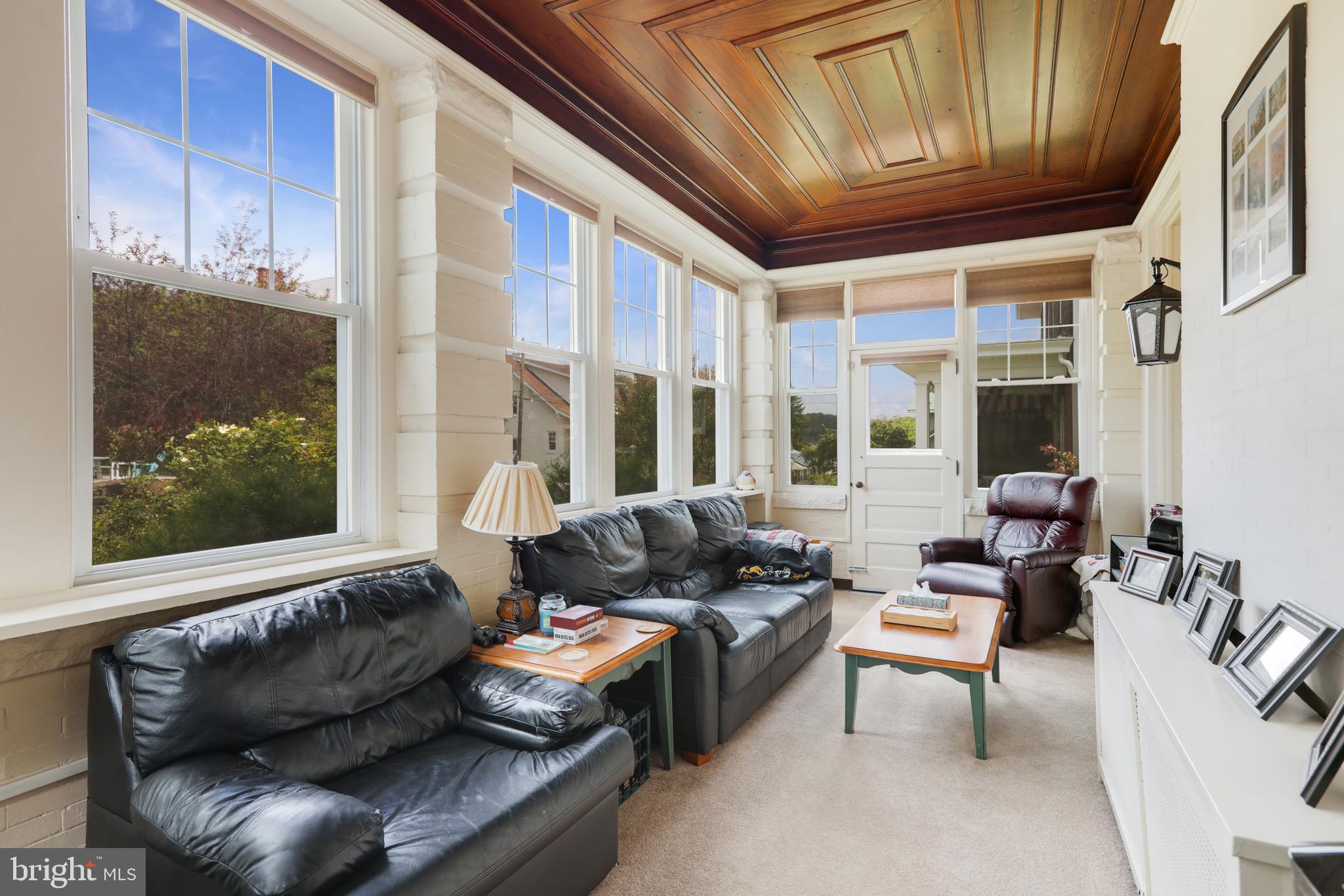 WEST SIDE - Residential