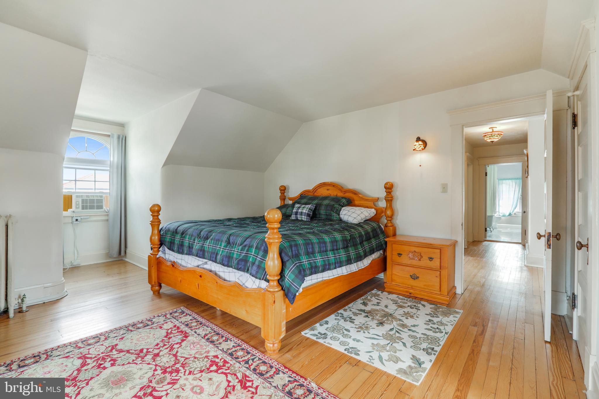 WEST SIDE - Residential