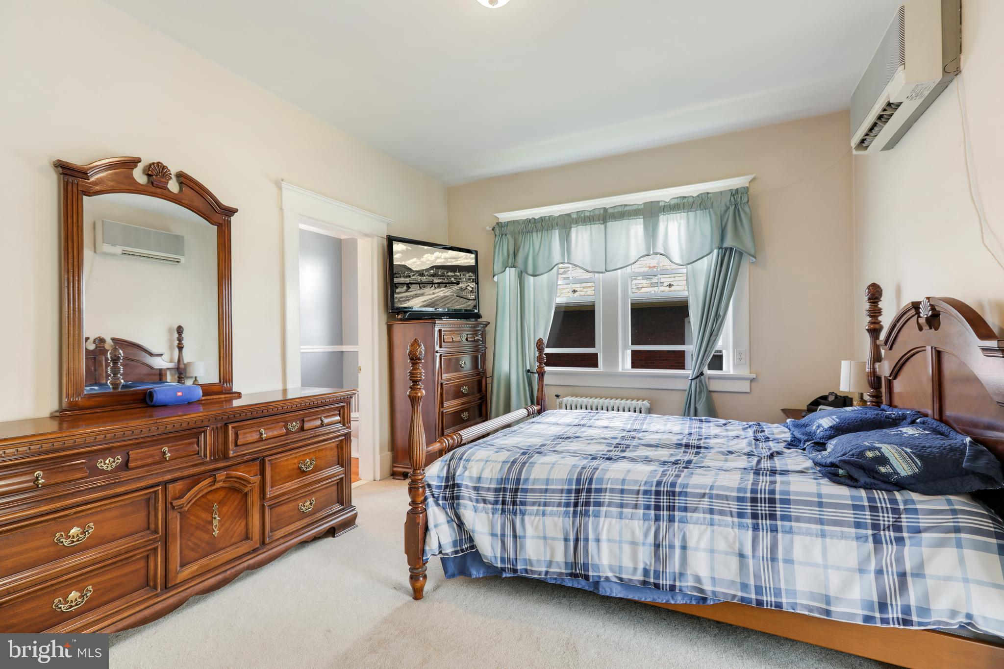 WEST SIDE - Residential