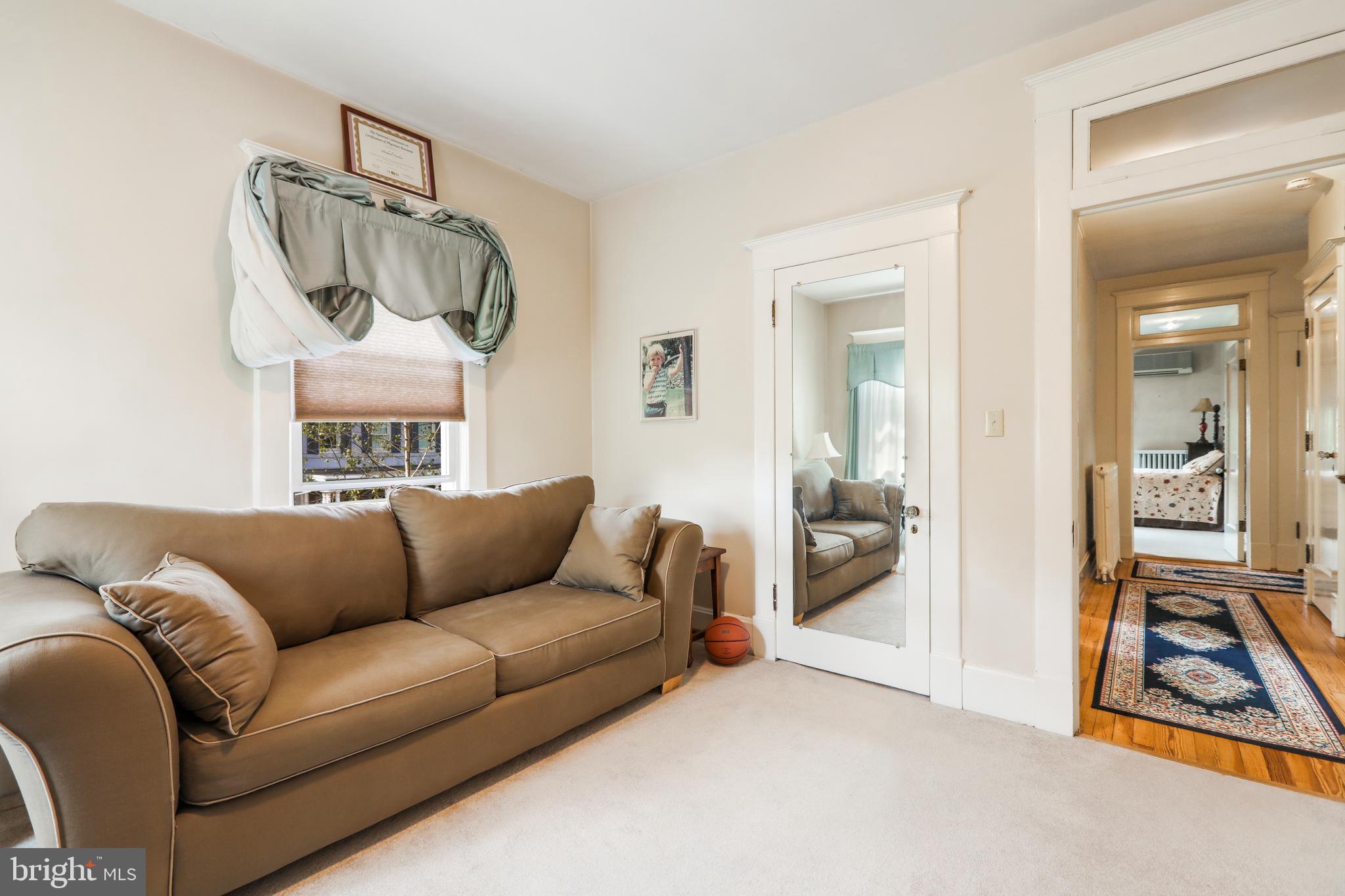 WEST SIDE - Residential