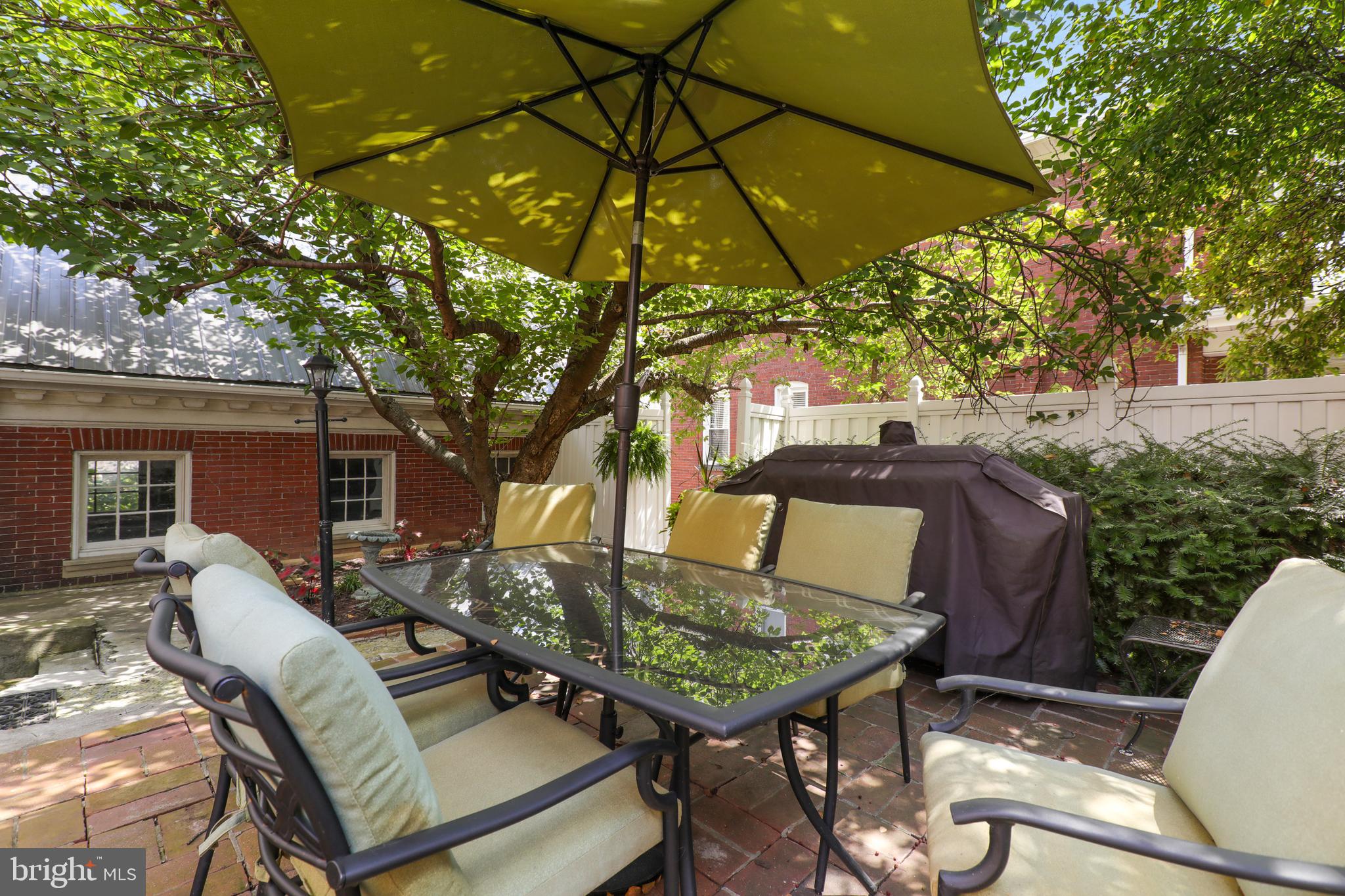 WEST SIDE - Residential