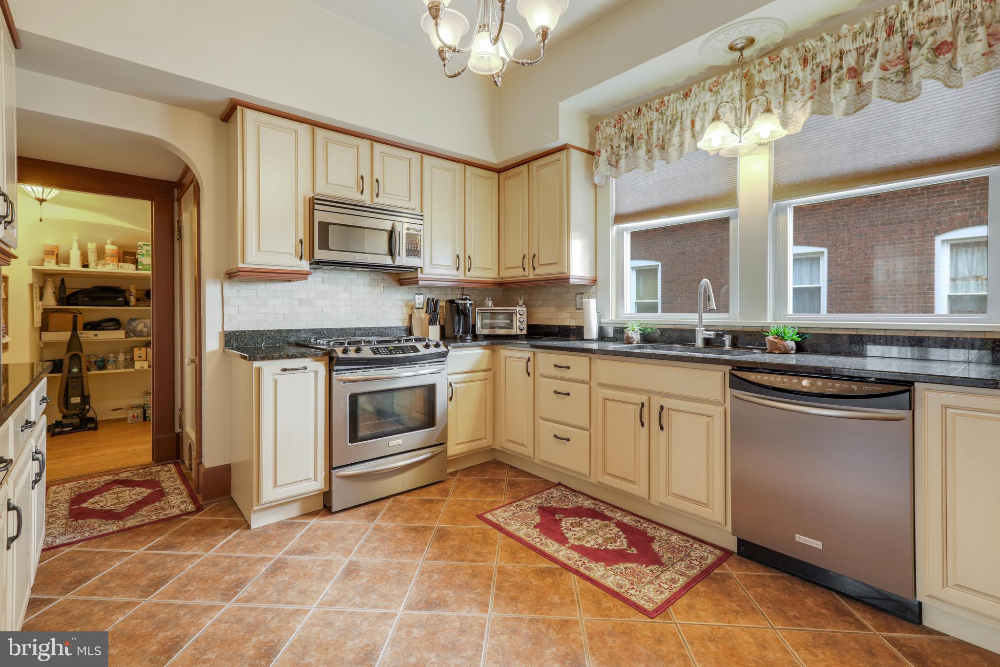 WEST SIDE - Residential