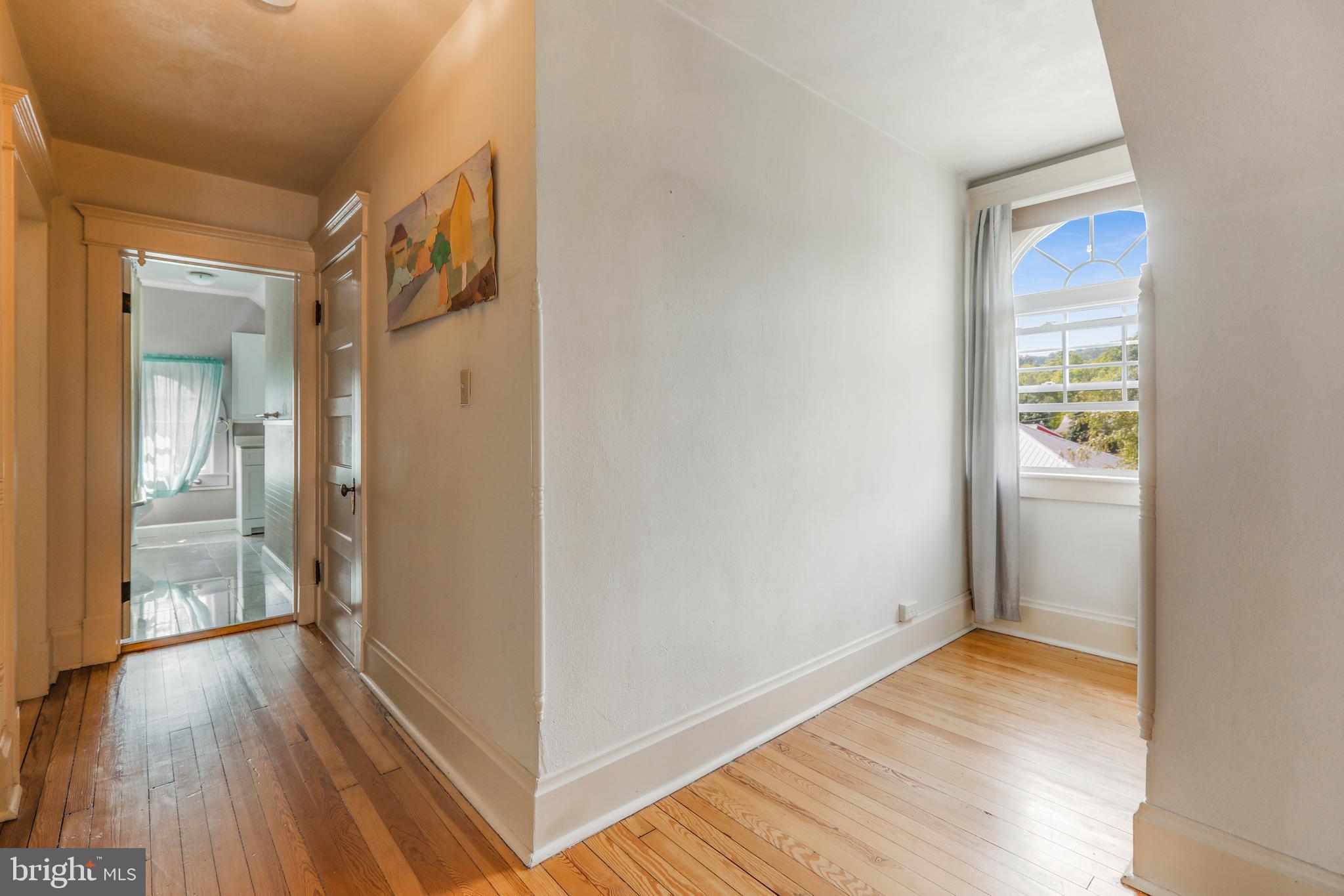 WEST SIDE - Residential