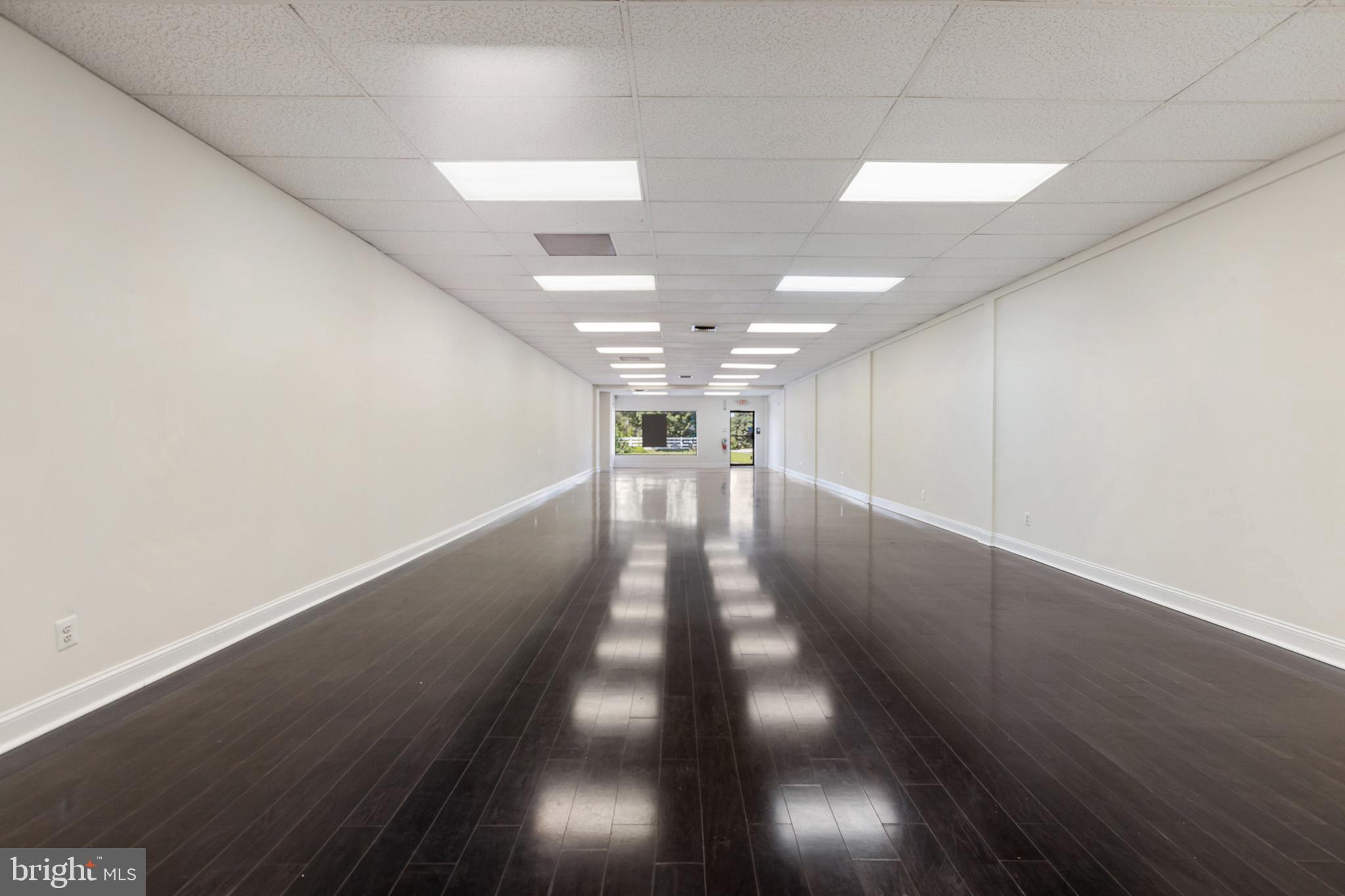 333 E LINCOLN HIGHWAY