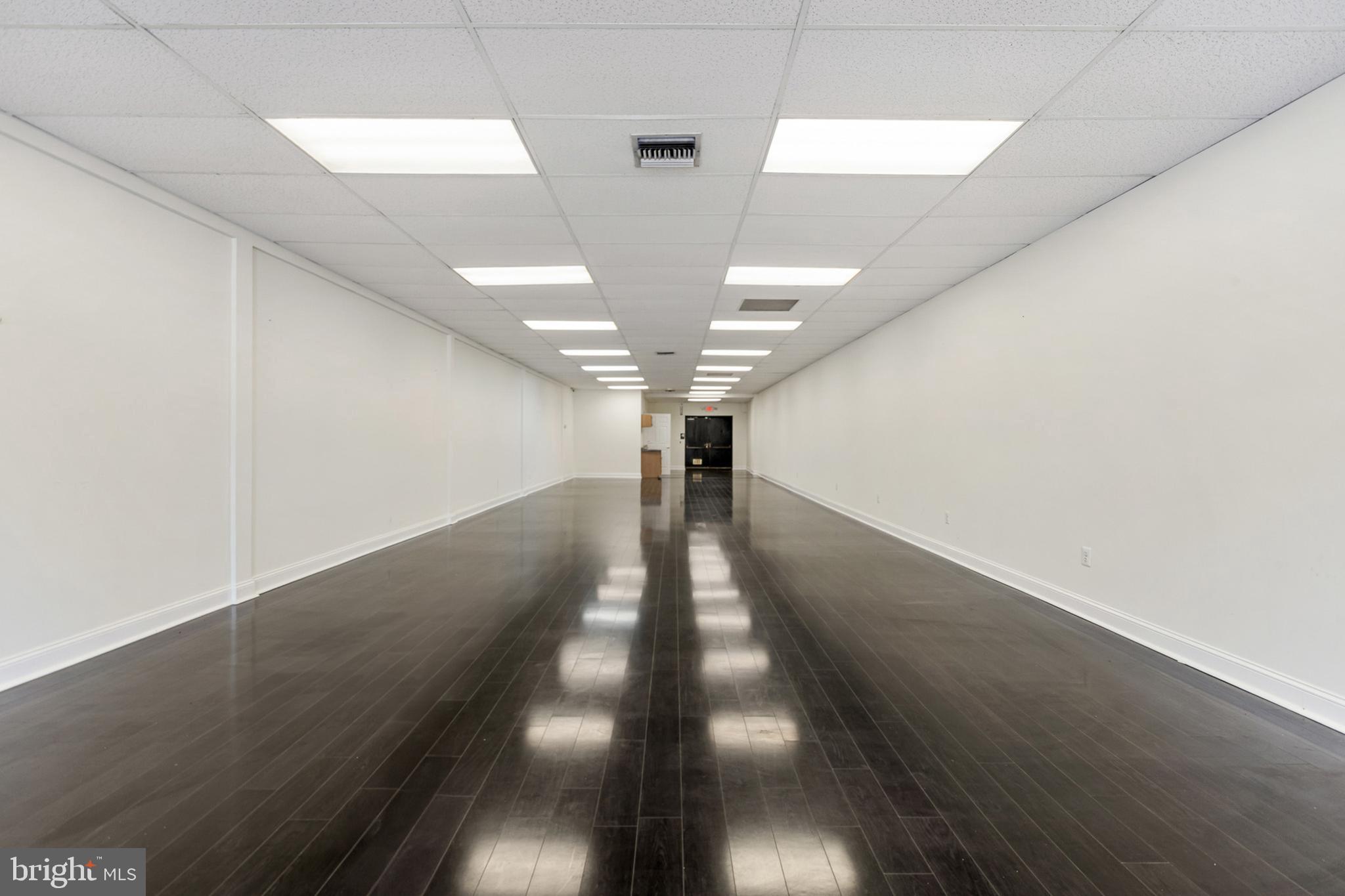 333 E LINCOLN HIGHWAY