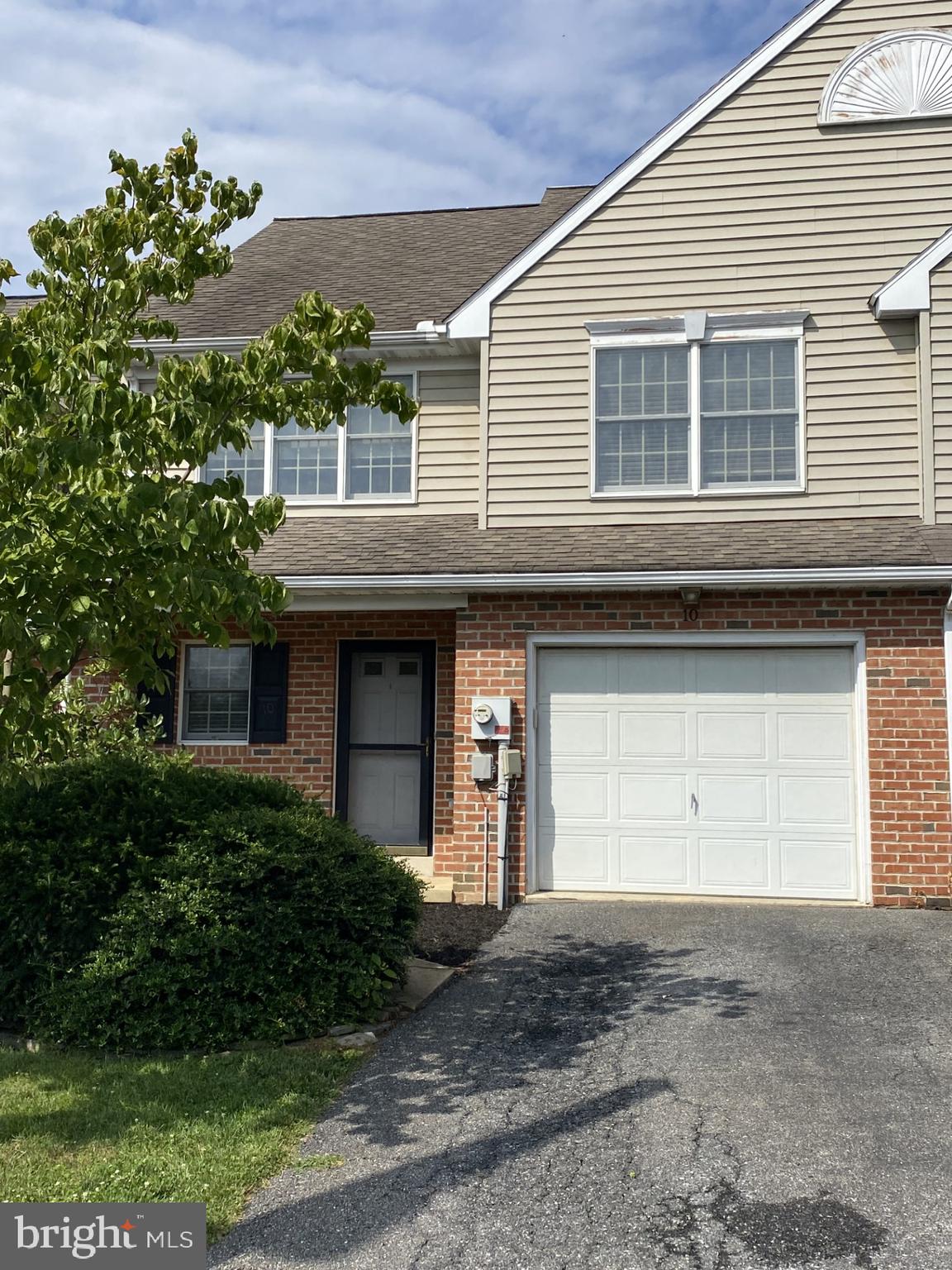10 GEORGETOWN COURT