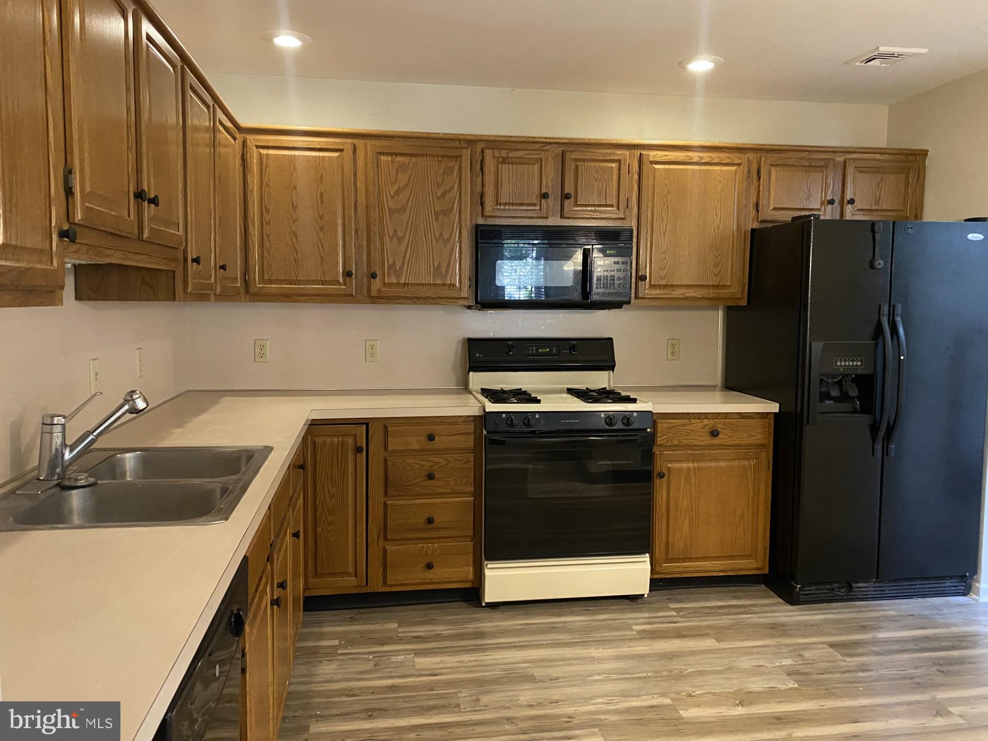 SUMMIT HILLS - Residential