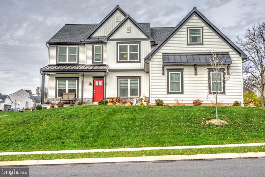 Photo of 10 E Sparrow Hawk Lane, Denver, PA 17517 (MLS # PALA2044086)