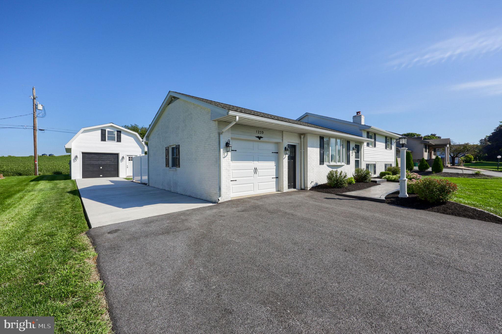 1239 DONEGAL SPRINGS
