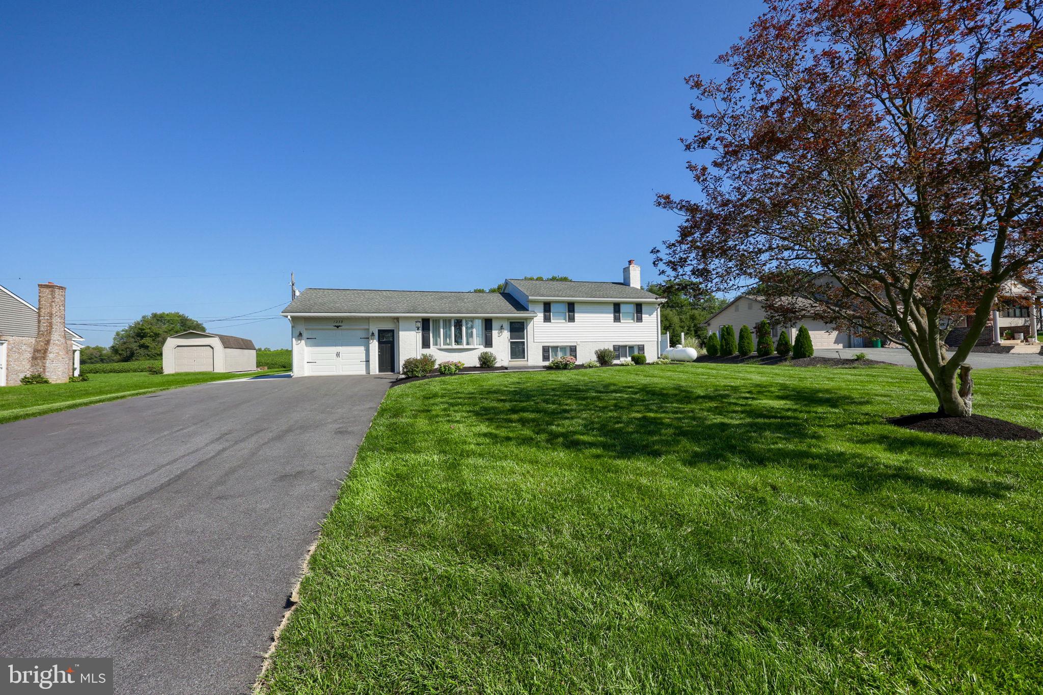 1239 DONEGAL SPRINGS