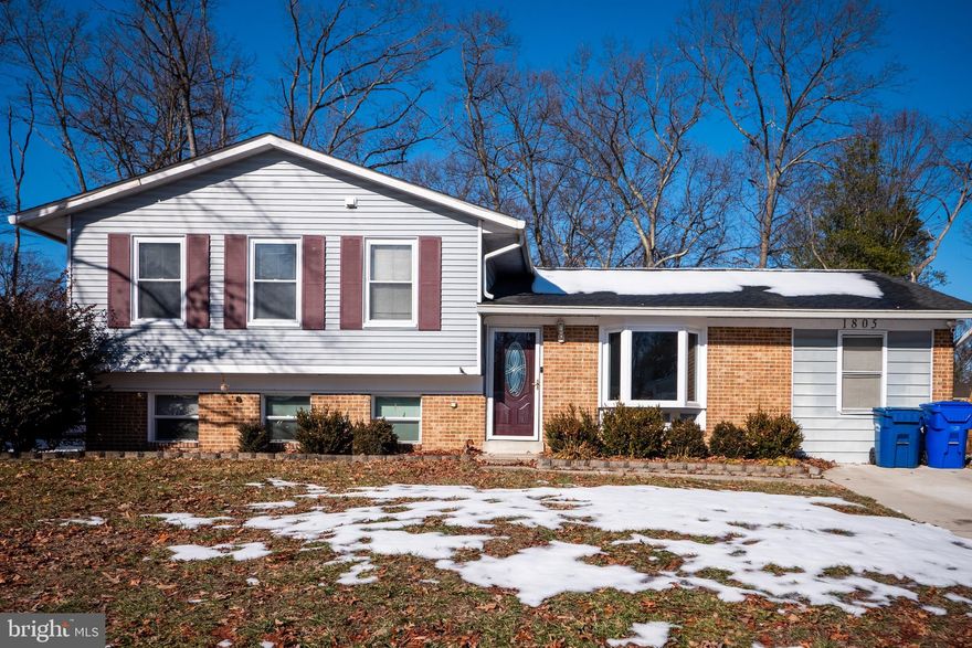 This well kept split level home in bannister neighborhood is waiting for you. With a vast back yard, abutting mature trees, you can have a cookout on the patio or picnic in the grass. If you are looking for a quiet place to lay your head at night but want the convenience for the city, this is the location for you. The neighborhood offers tennis courts, a community pool, walking/biking paths, a playground, and a clubhouse.  Want to go out with friends or family? Southern Maryland has you covered from restaurants to theaters and so much more.