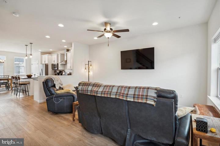 DEVON CREEK - Residential Lease