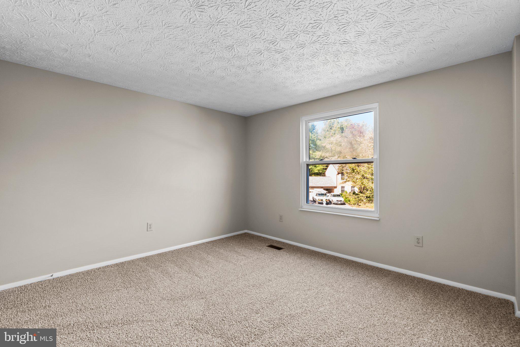 OAK SPRINGS - Residential