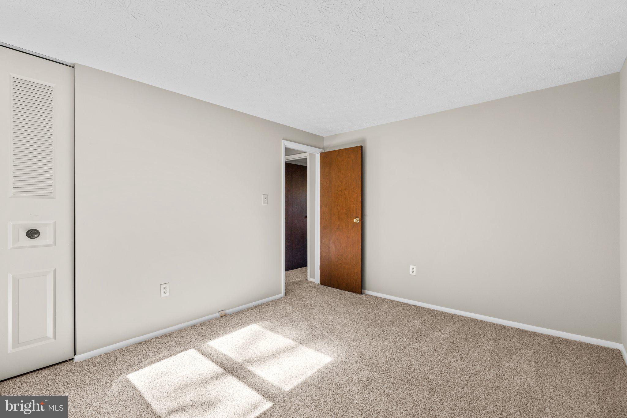 OAK SPRINGS - Residential