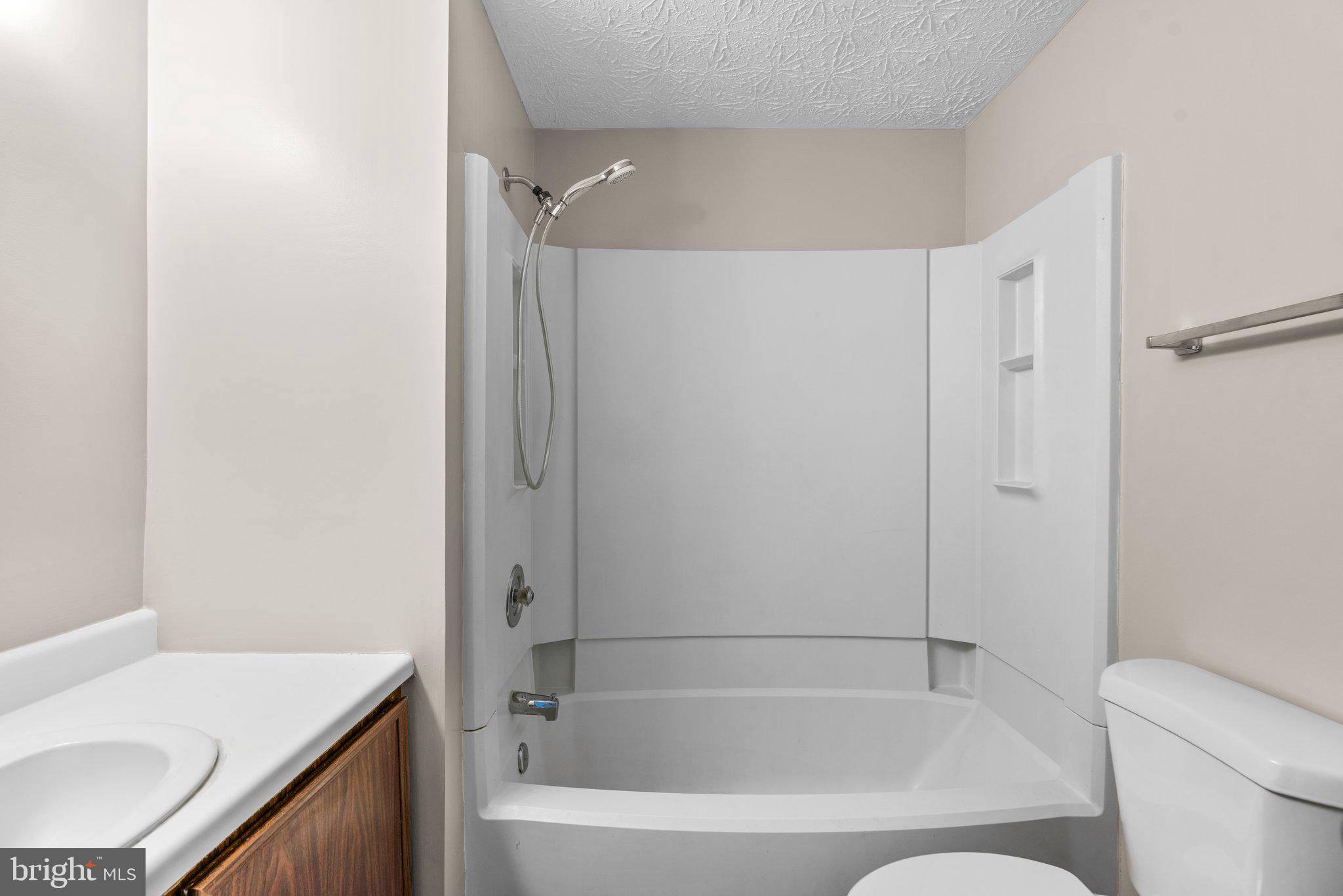 OAK SPRINGS - Residential