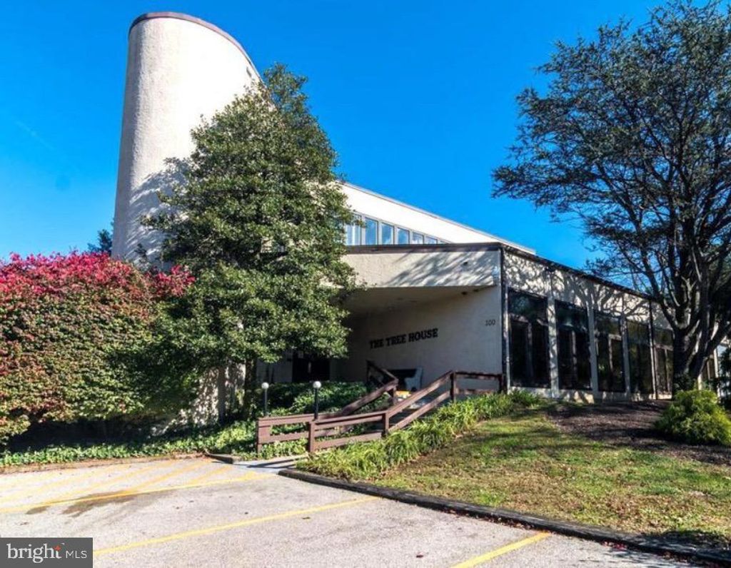 Photo of 305 - 00 Shawmont Avenue #2B5, PHILADELPHIA, PA 19128 (MLS # PAPH2553358)