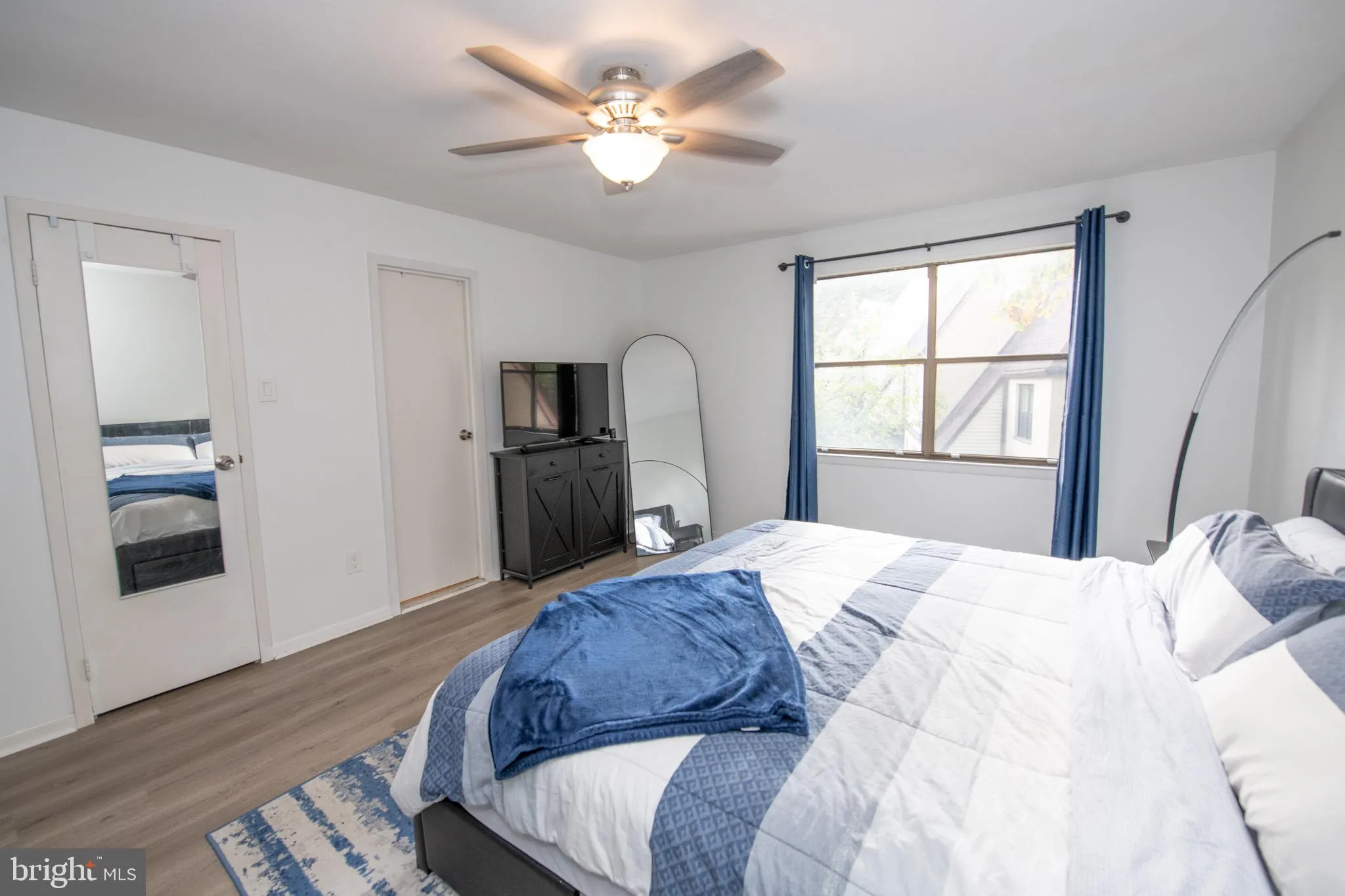 Philadelphia, Pennsylvania 19128, United States, 2 Bedrooms Bedrooms, ,3 BathroomsBathrooms,Residential,Pending,234758