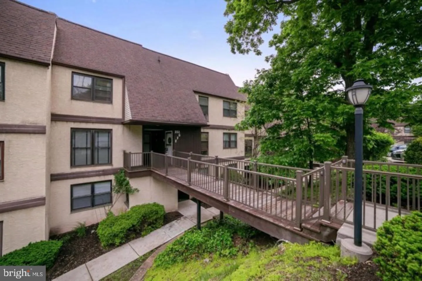 Philadelphia, Pennsylvania 19128, United States, 2 Bedrooms Bedrooms, ,3 BathroomsBathrooms,Residential,Pending,234758