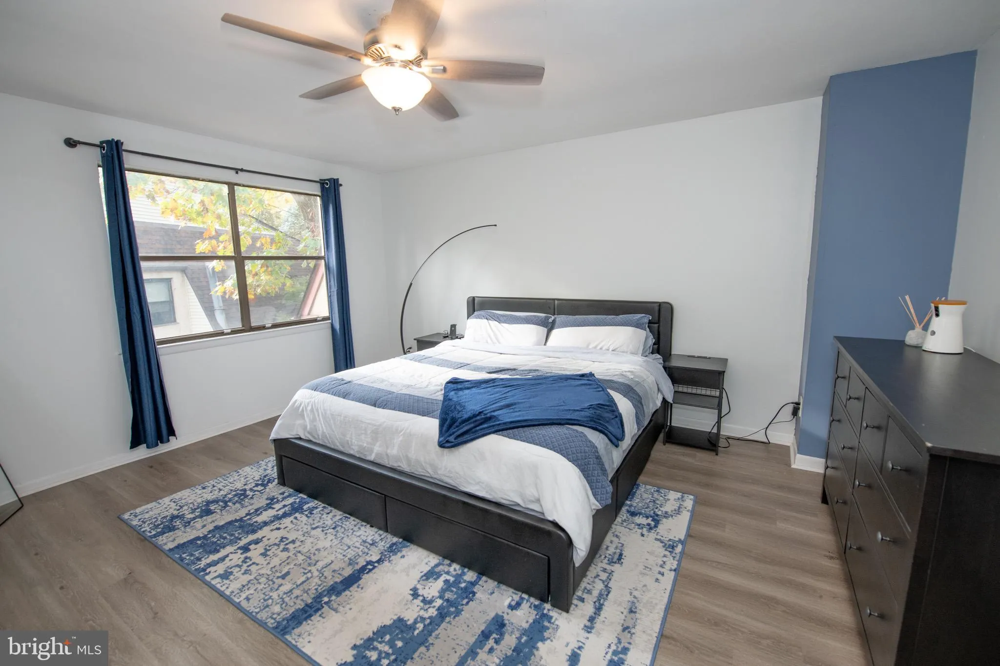 Philadelphia, Pennsylvania 19128, United States, 2 Bedrooms Bedrooms, ,3 BathroomsBathrooms,Residential,Pending,234758