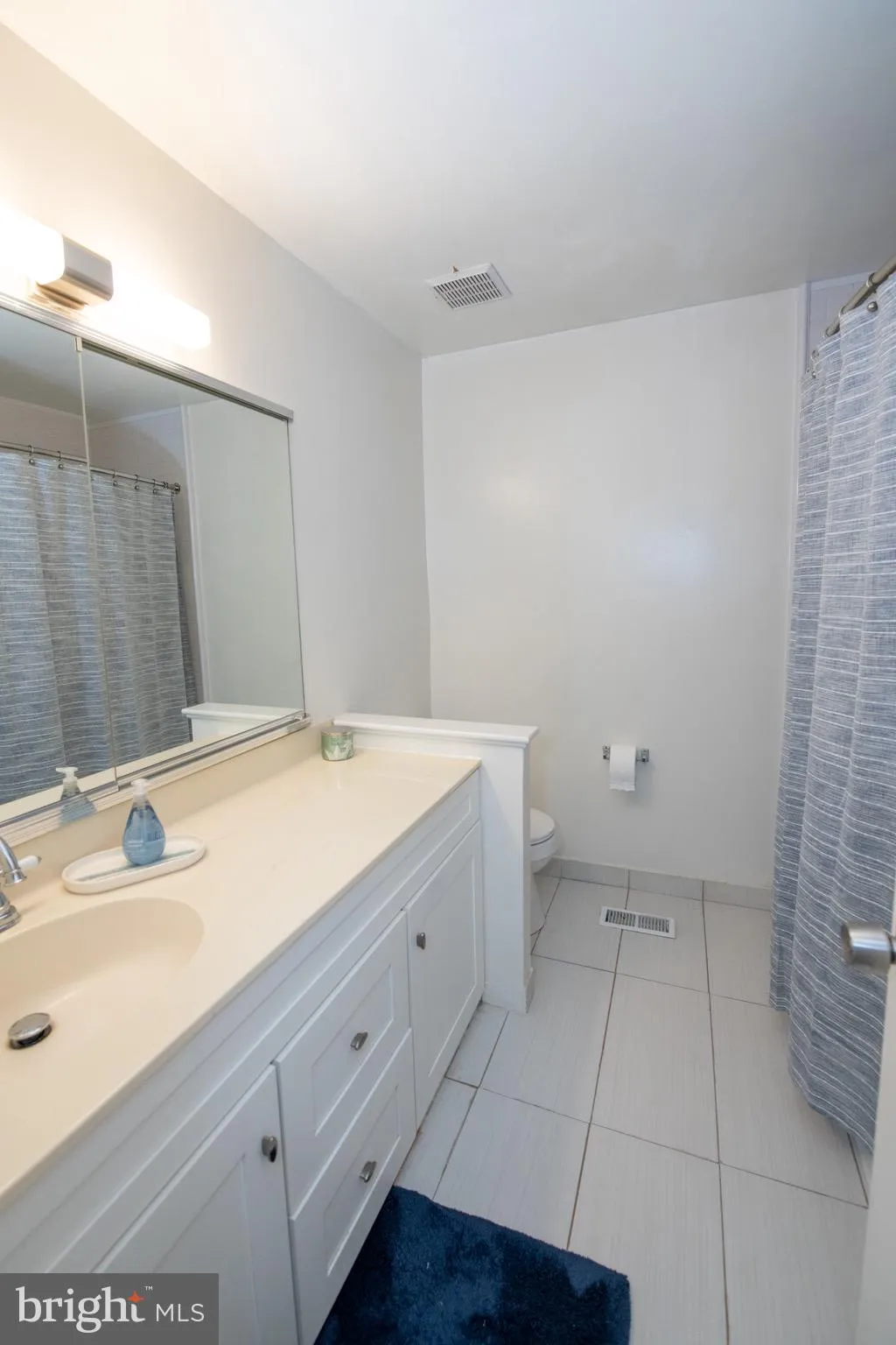 Philadelphia, Pennsylvania 19128, United States, 2 Bedrooms Bedrooms, ,3 BathroomsBathrooms,Residential,Pending,234758