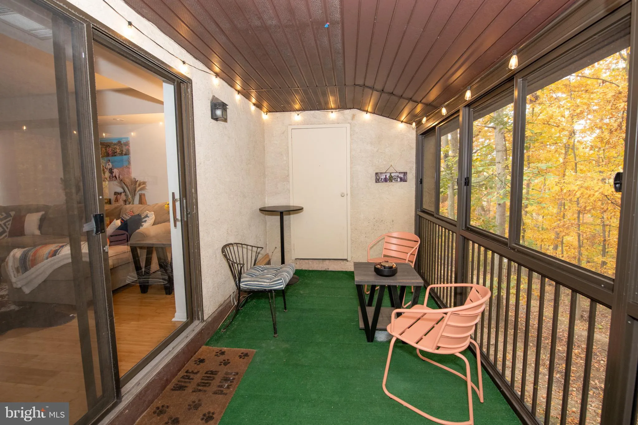 Philadelphia, Pennsylvania 19128, United States, 2 Bedrooms Bedrooms, ,3 BathroomsBathrooms,Residential,Pending,234758