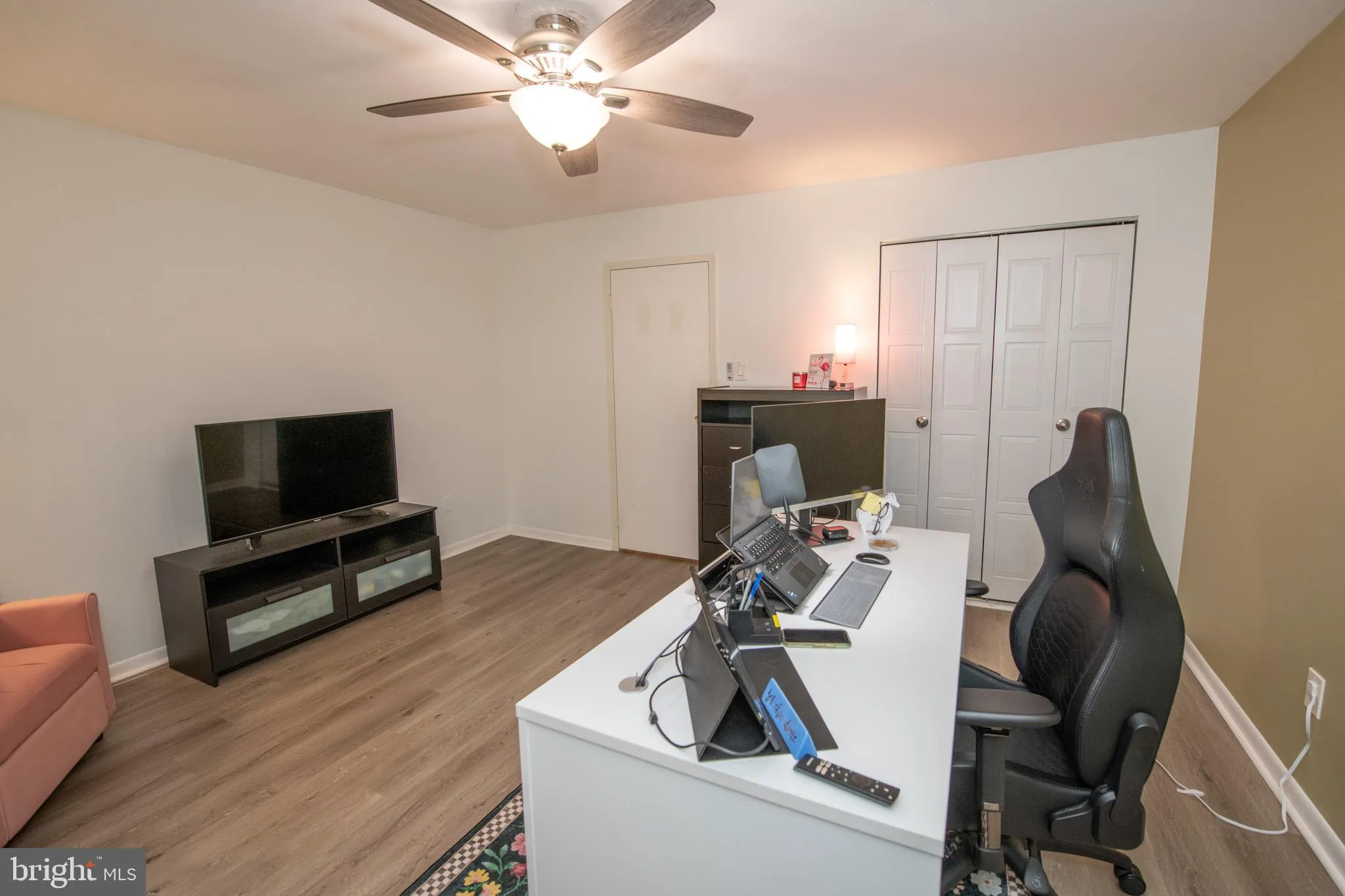 Philadelphia, Pennsylvania 19128, United States, 2 Bedrooms Bedrooms, ,3 BathroomsBathrooms,Residential,Pending,234758