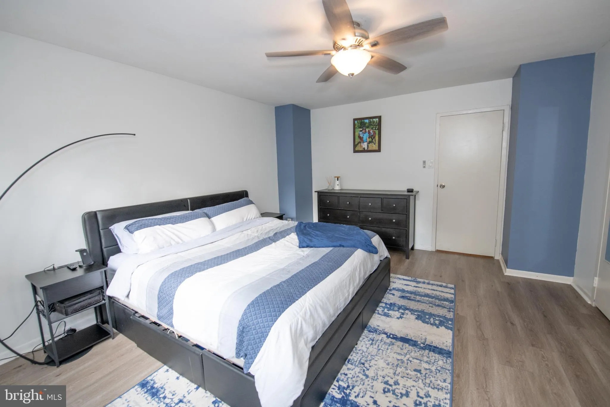 Philadelphia, Pennsylvania 19128, United States, 2 Bedrooms Bedrooms, ,3 BathroomsBathrooms,Residential,Pending,234758