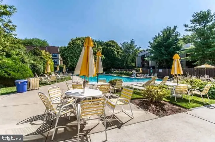 Philadelphia, Pennsylvania 19128, United States, 2 Bedrooms Bedrooms, ,3 BathroomsBathrooms,Residential,Pending,234758