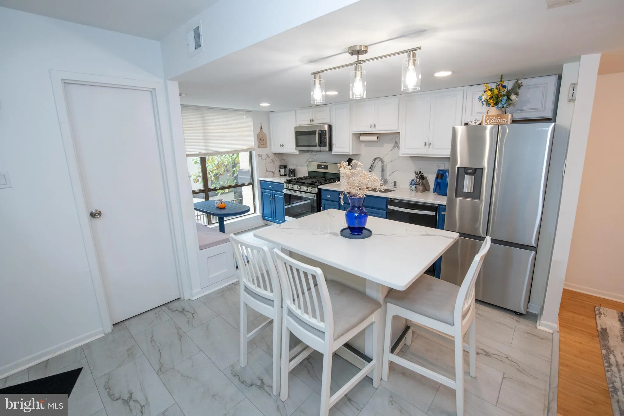 Philadelphia, Pennsylvania 19128, United States, 2 Bedrooms Bedrooms, ,3 BathroomsBathrooms,Residential,Pending,234758