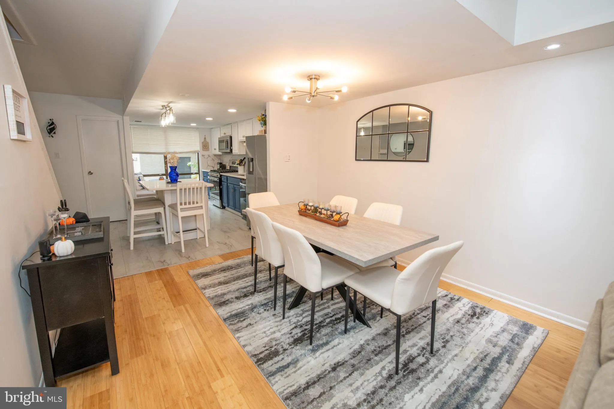 Philadelphia, Pennsylvania 19128, United States, 2 Bedrooms Bedrooms, ,3 BathroomsBathrooms,Residential,Pending,234758