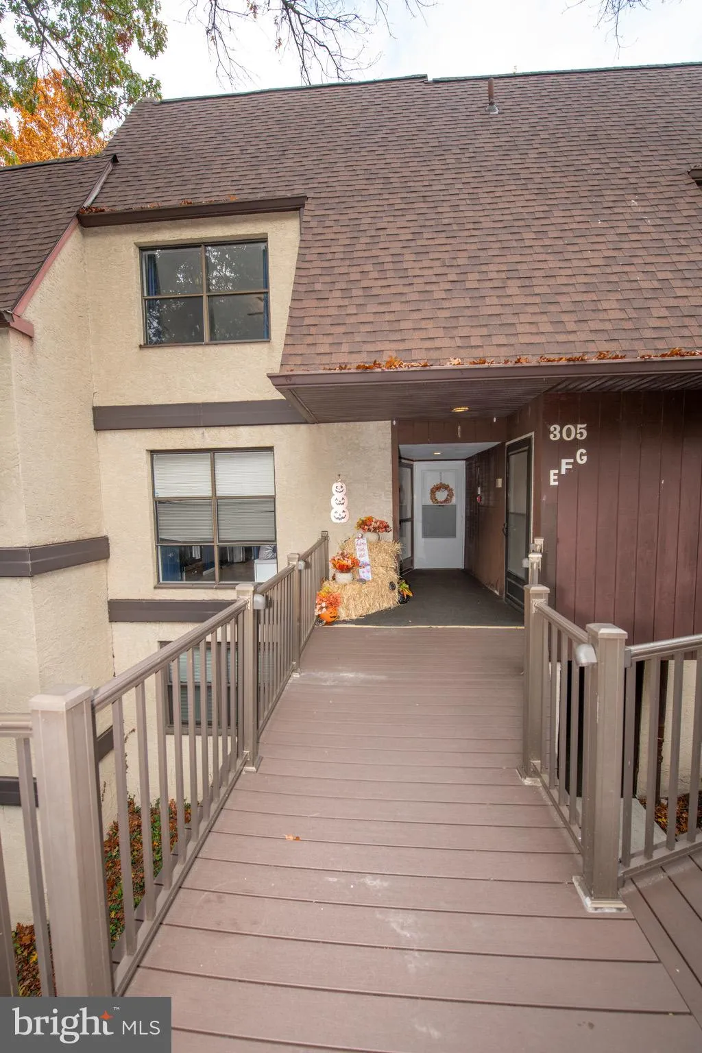 Philadelphia, Pennsylvania 19128, United States, 2 Bedrooms Bedrooms, ,3 BathroomsBathrooms,Residential,Pending,234758