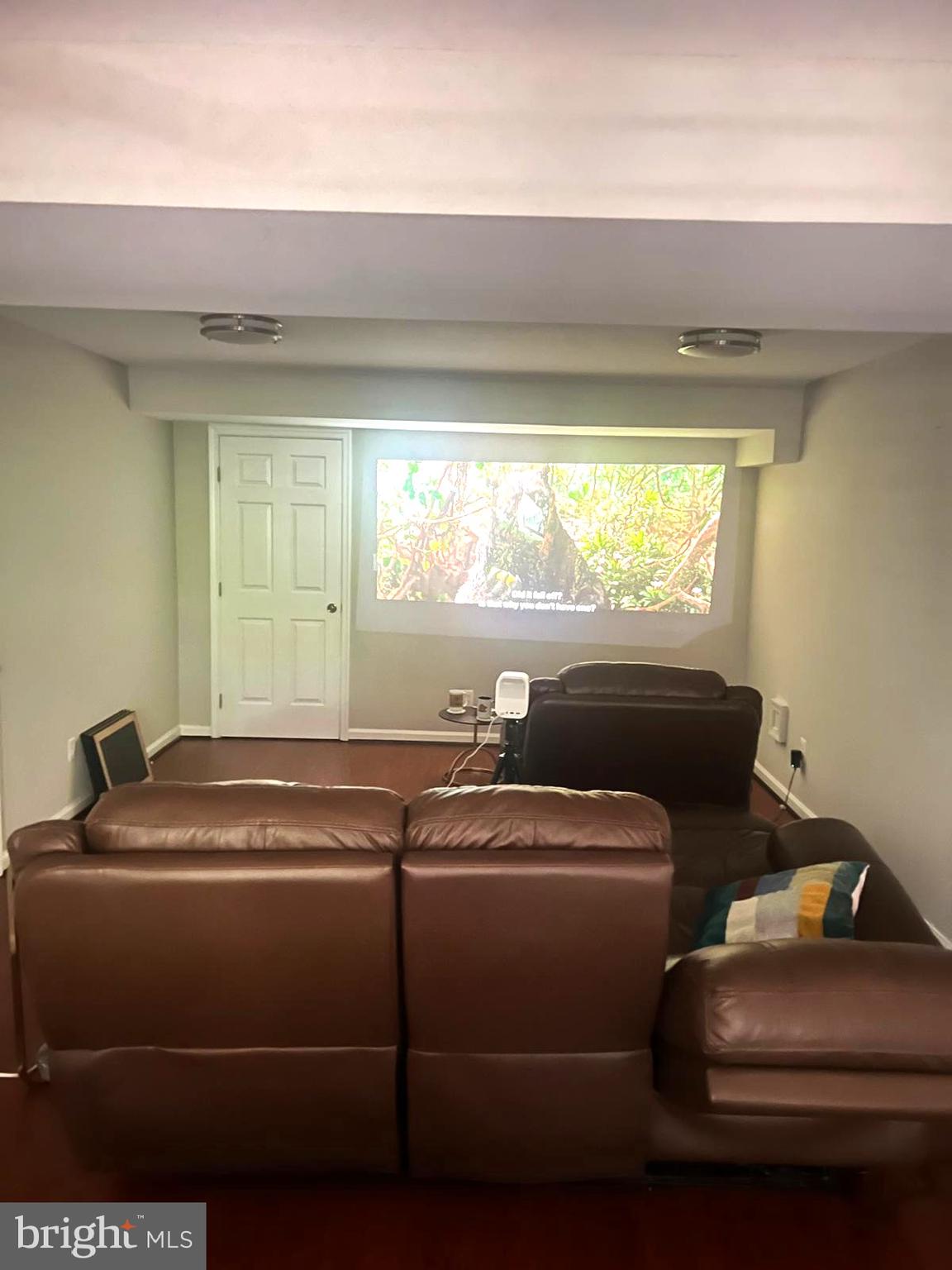 WELLESLEY - Residential Lease