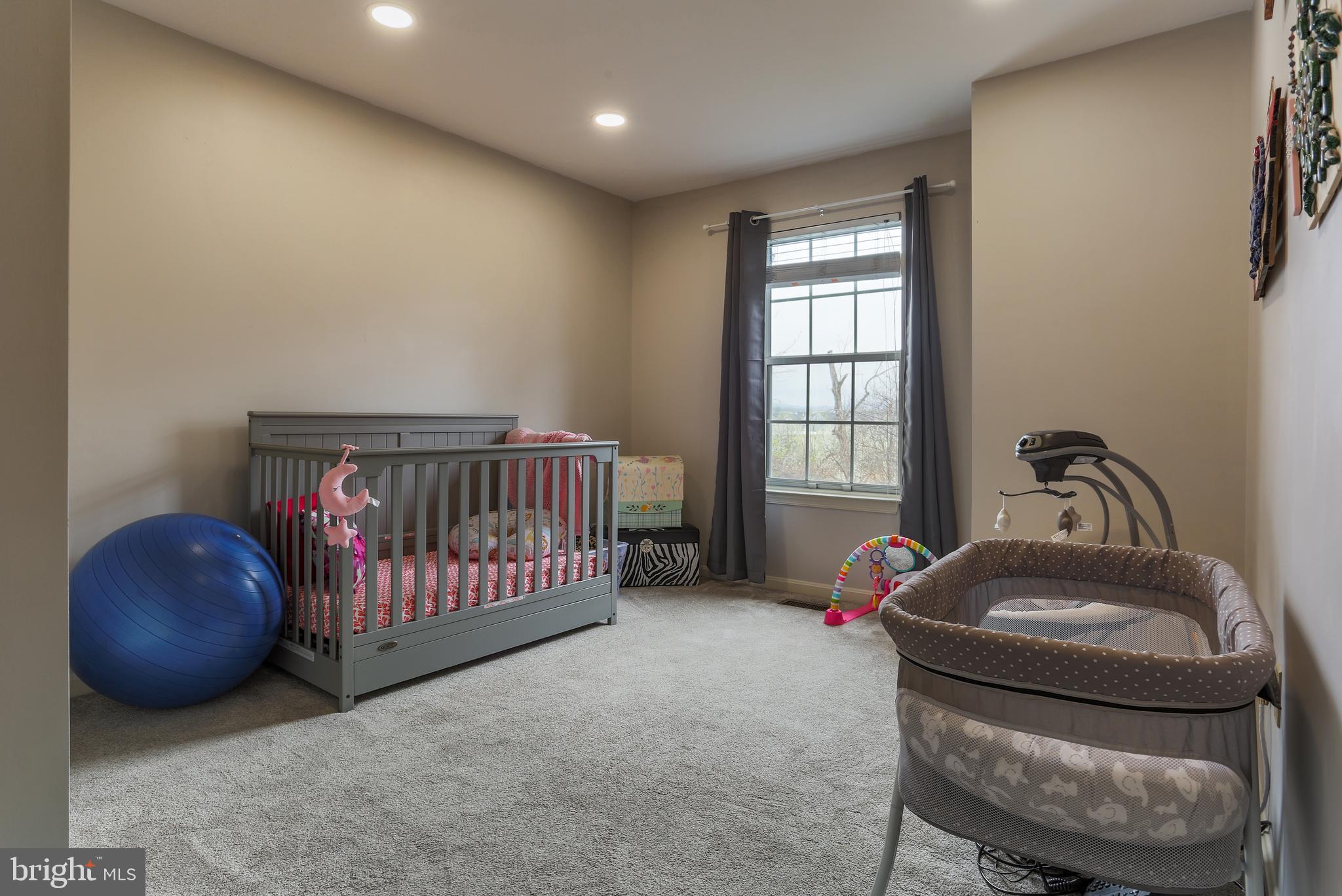 ROBIN MEADOWS - Residential