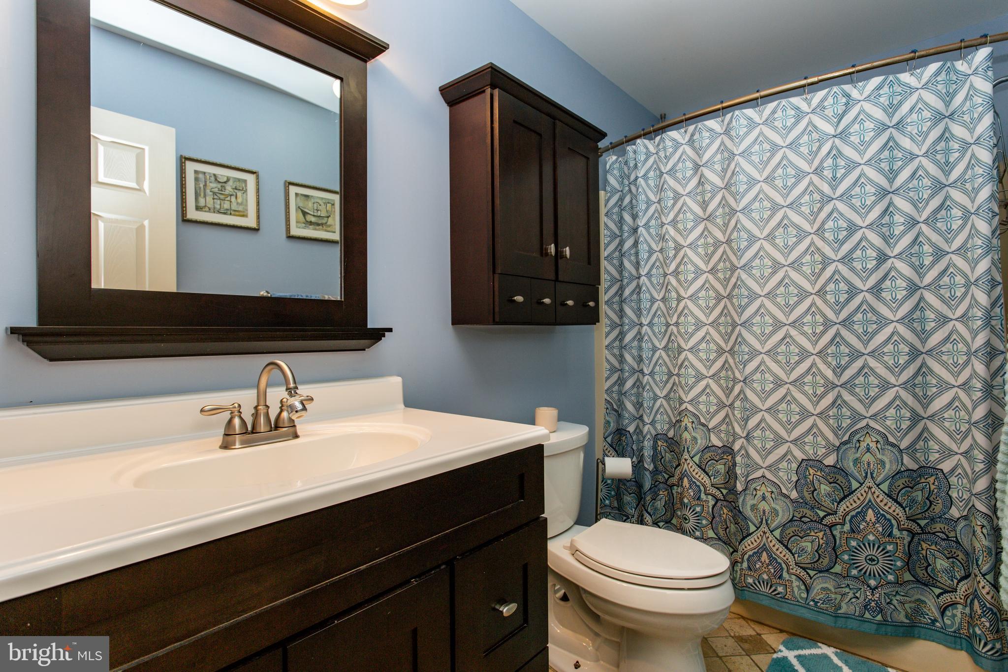 ROBIN MEADOWS - Residential