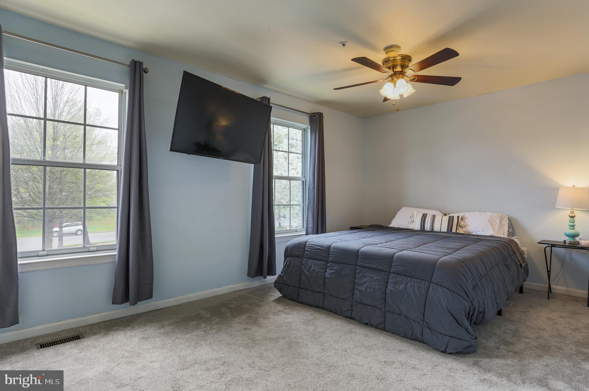 ROBIN MEADOWS - Residential